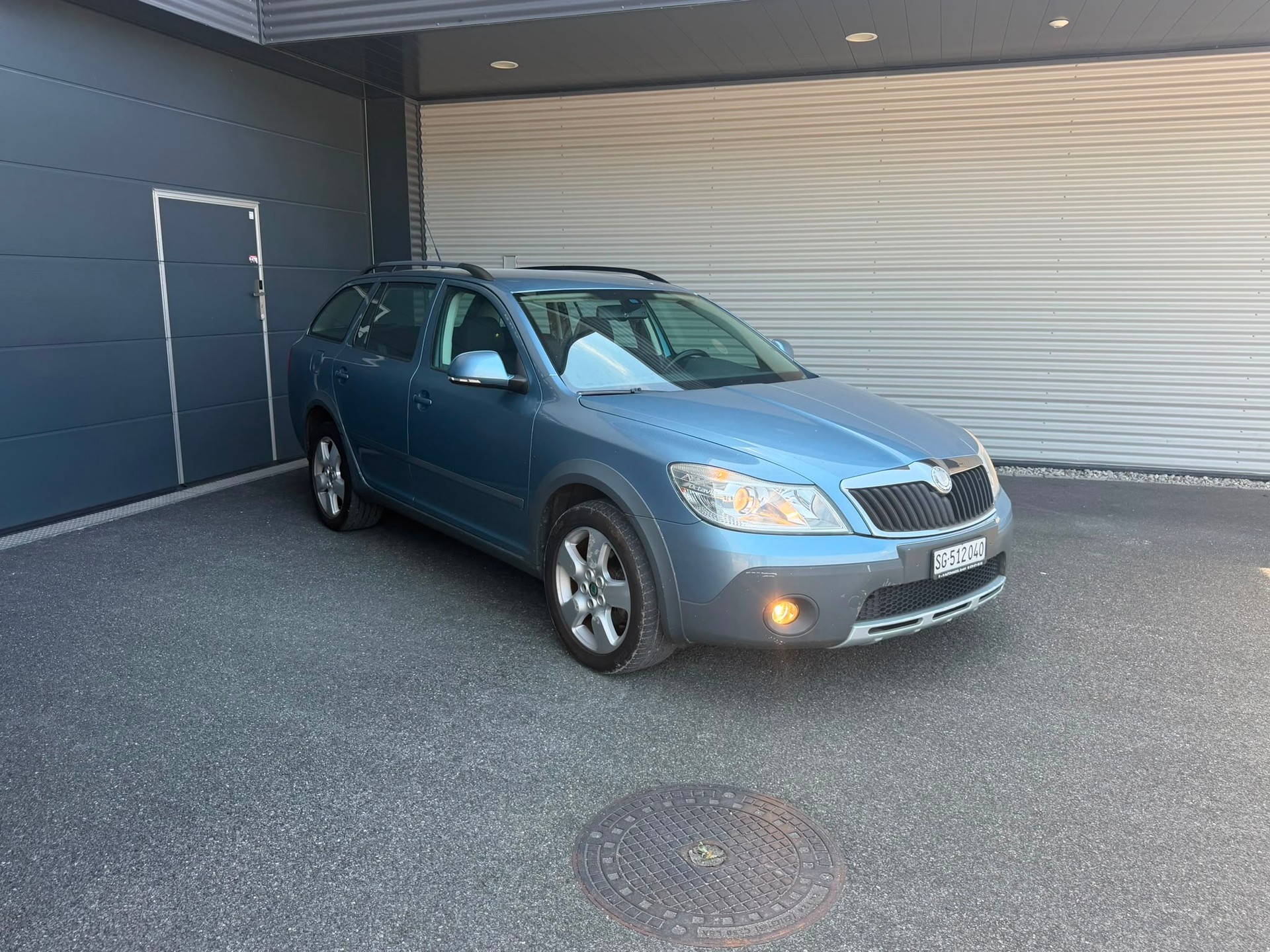SKODA Octavia Combi 1.8 TSI Scout 4x4-image-0
