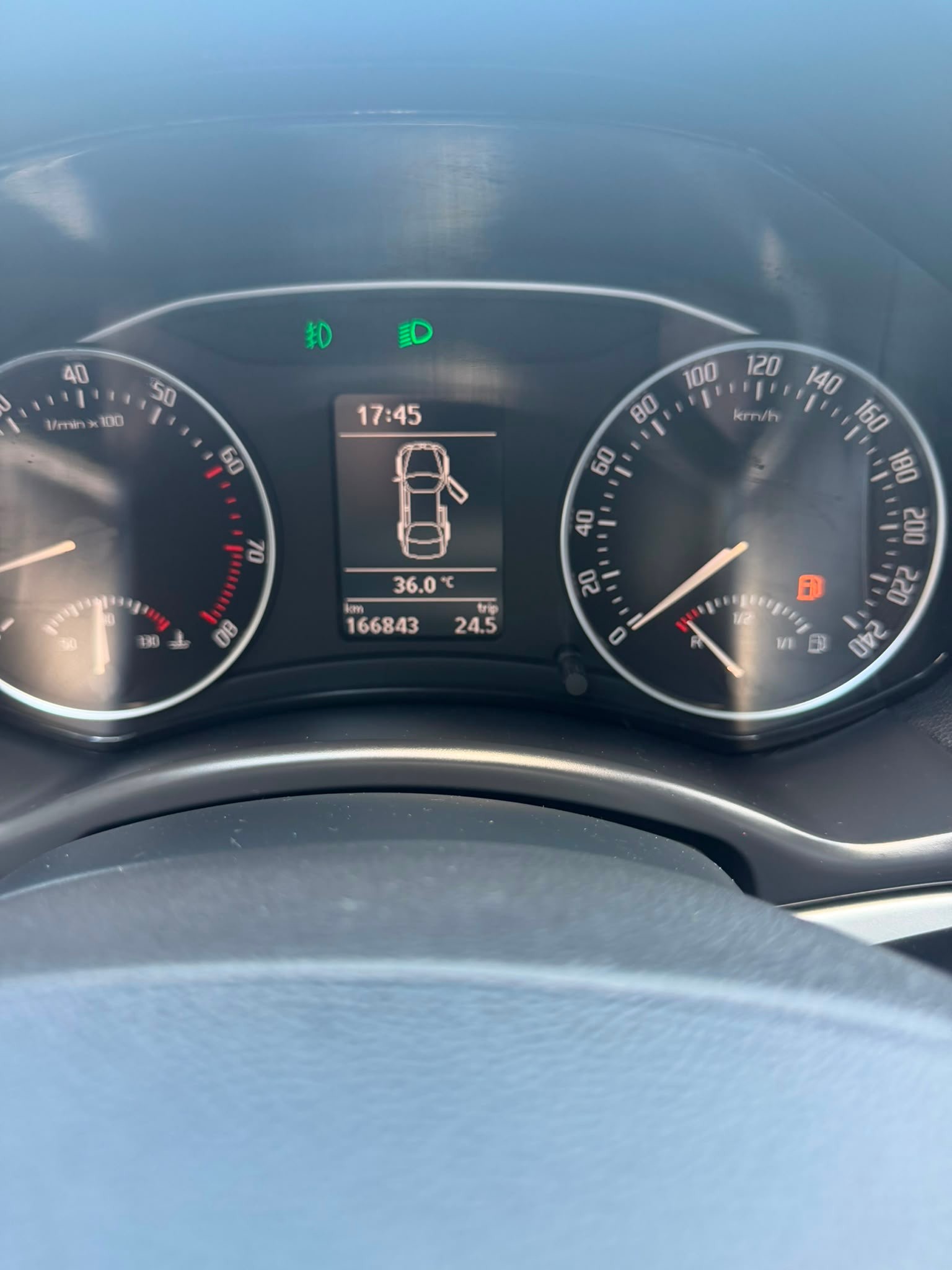SKODA Octavia Combi 1.8 TSI Scout 4x4-image-7