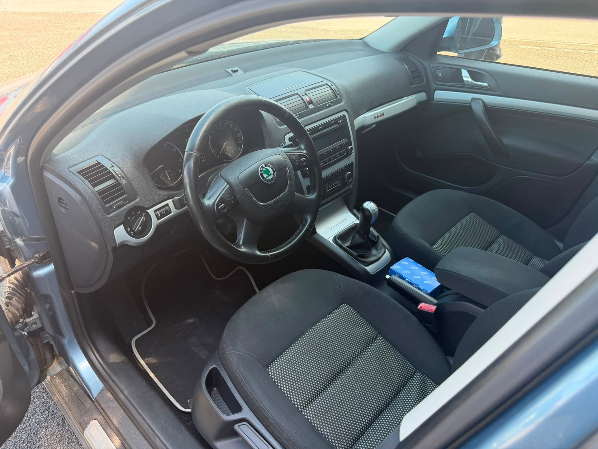 SKODA Octavia Combi 1.8 TSI Scout 4x4-image-5