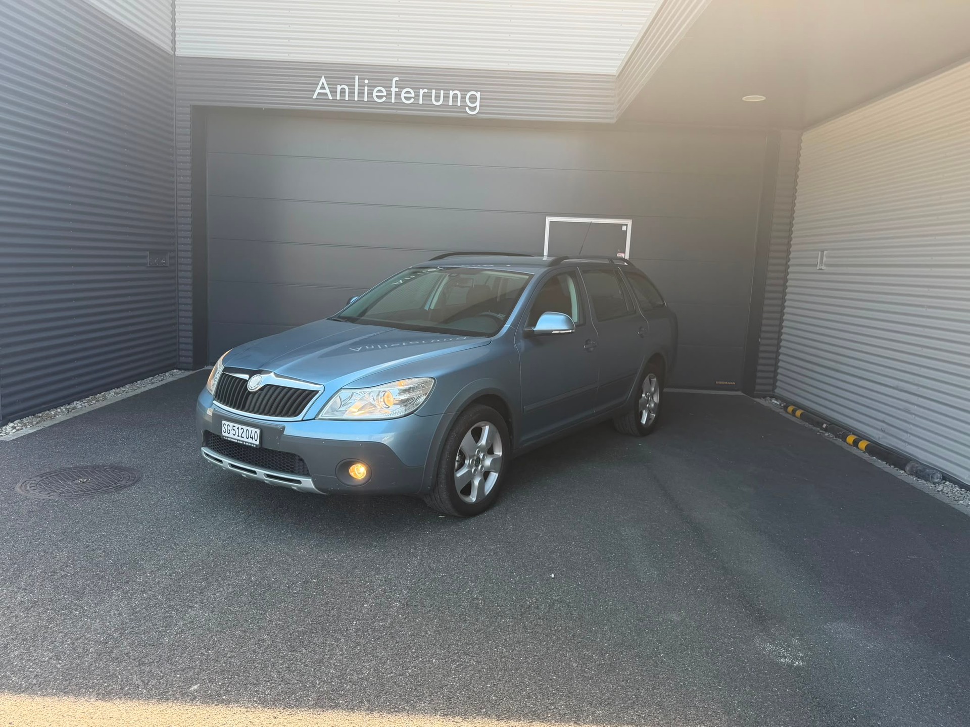 SKODA Octavia Combi 1.8 TSI Scout 4x4-image-1