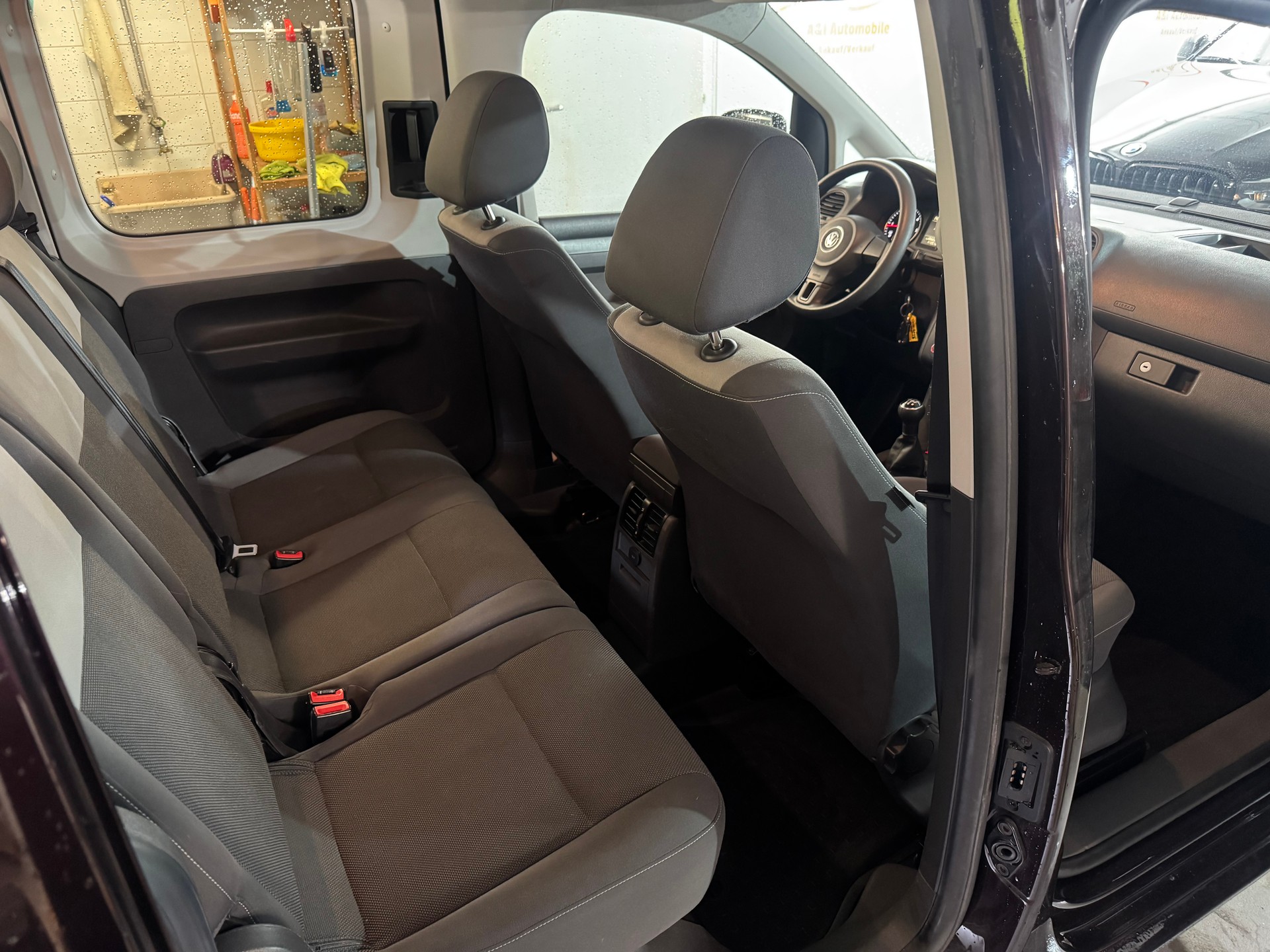 VW Caddy 1.6 TDI Blue Motion TechnologyTrendline-image-11