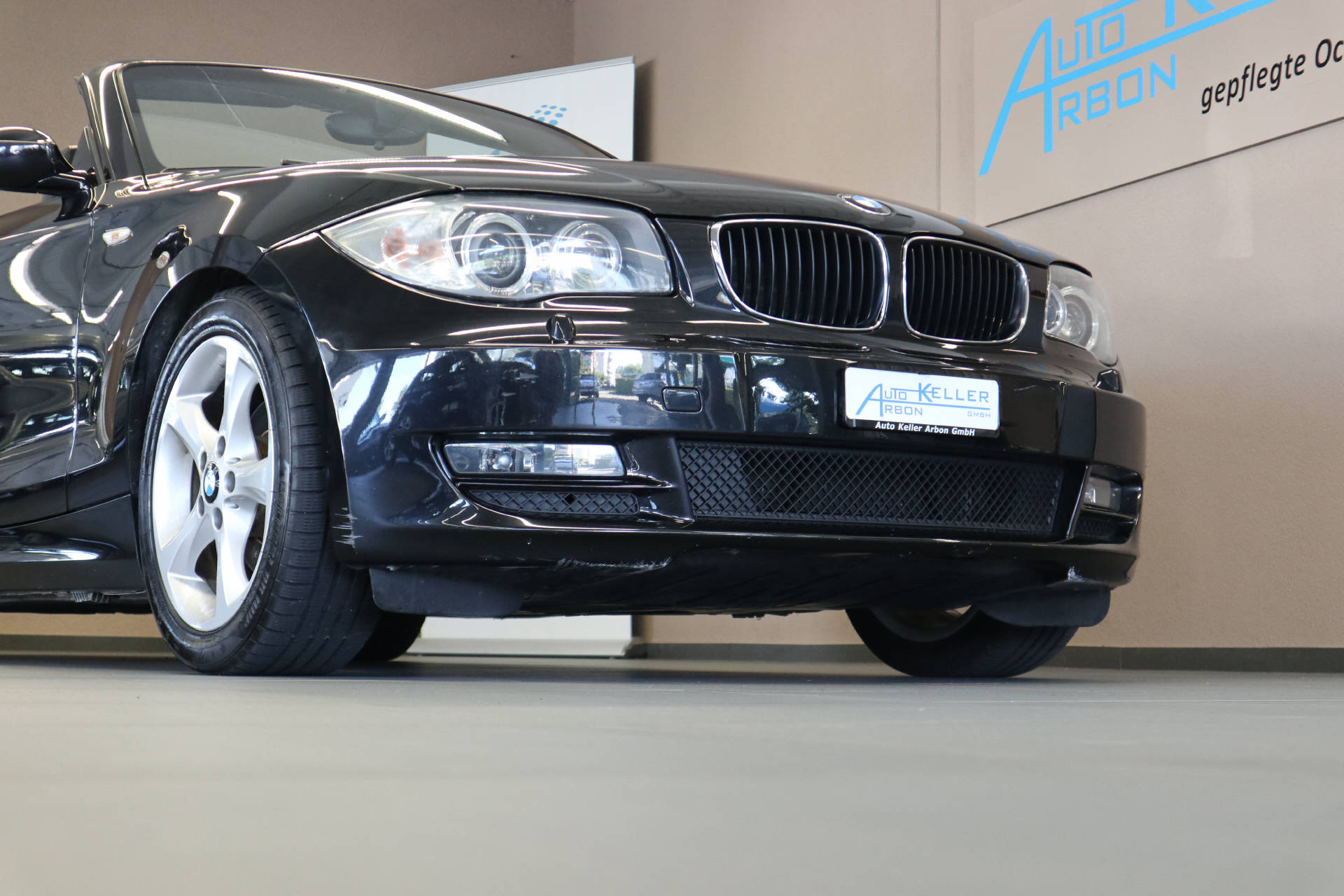 BMW 118i Cabrio-image-5