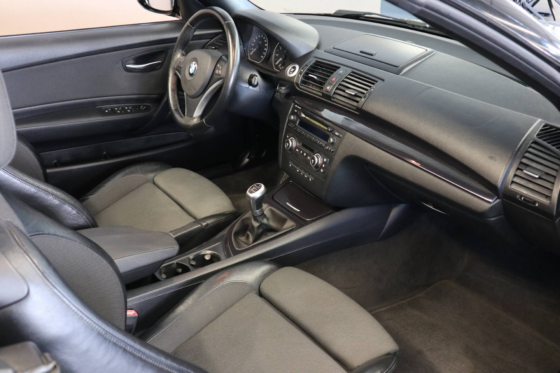 BMW 118i Cabrio-image-8