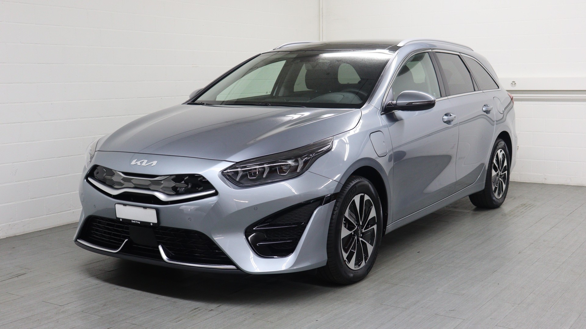 KIA Ceed SW 1.6 GDi Plug-in Hybrid Style-image-0