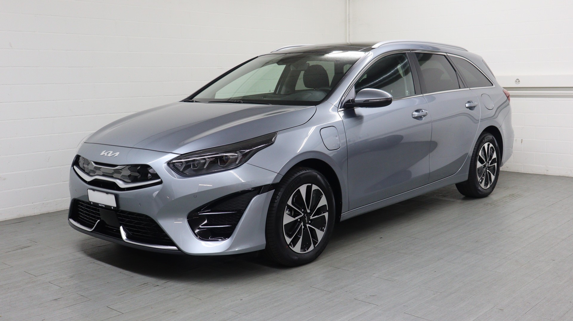 KIA Ceed SW 1.6 GDi Plug-in Hybrid Style-image-1