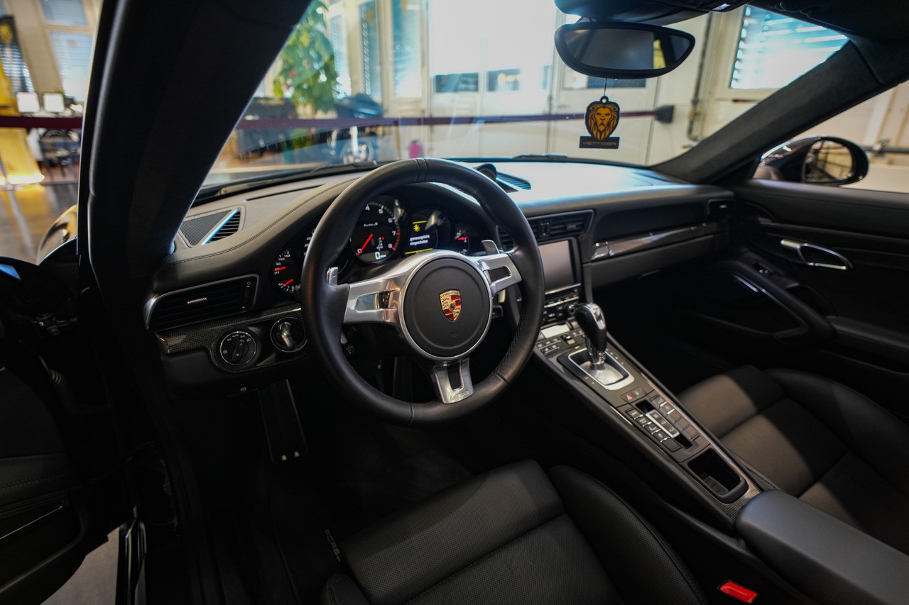 PORSCHE 911 Turbo S PDK-image-11