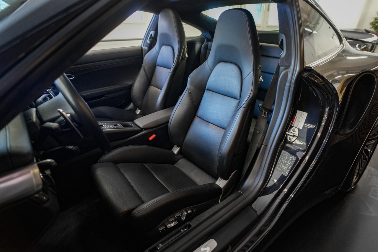 PORSCHE 911 Turbo S PDK-image-12
