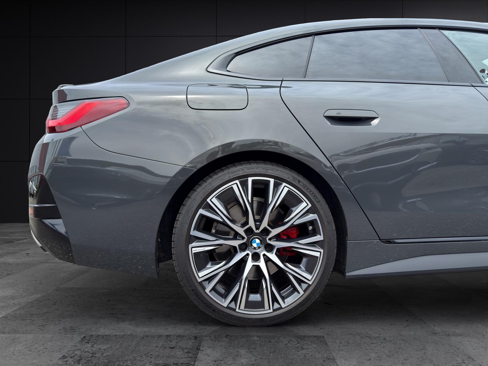 BMW M440i xDrive Gran Coupé-image-8