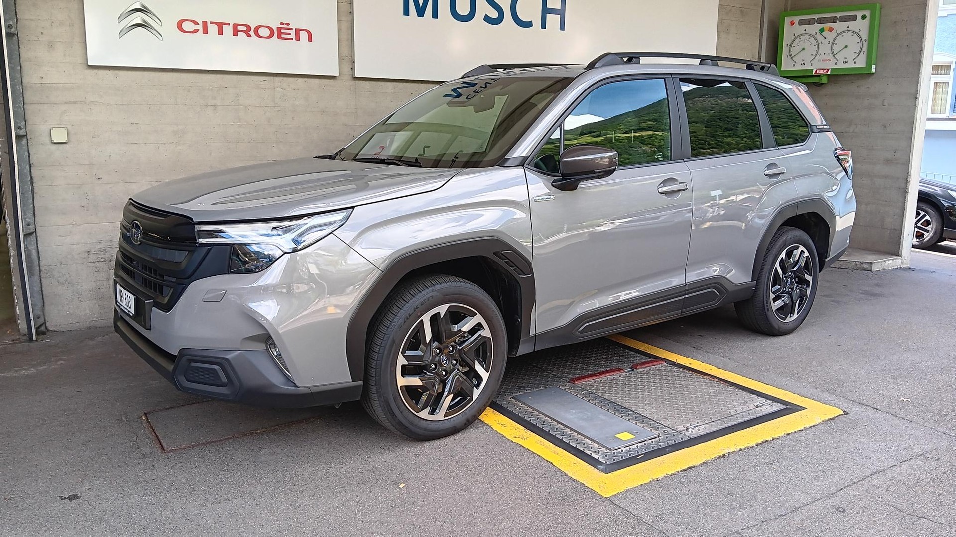 SUBARU Forester 2.0i e-Boxer Swiss Plus Lineartronic-image-0