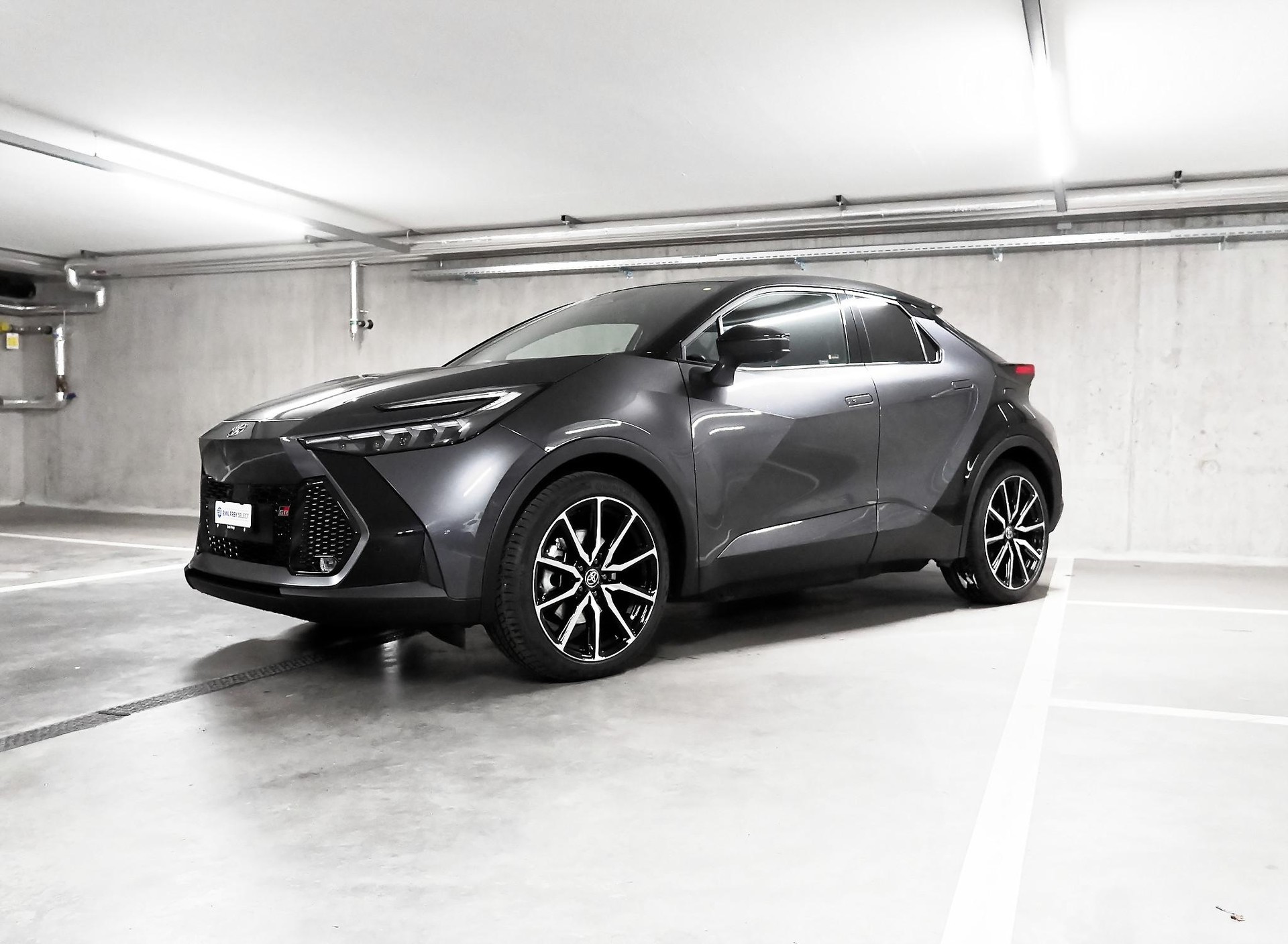 TOYOTA C-HR 2.0 PHEV GR Sport Premiere-image-1