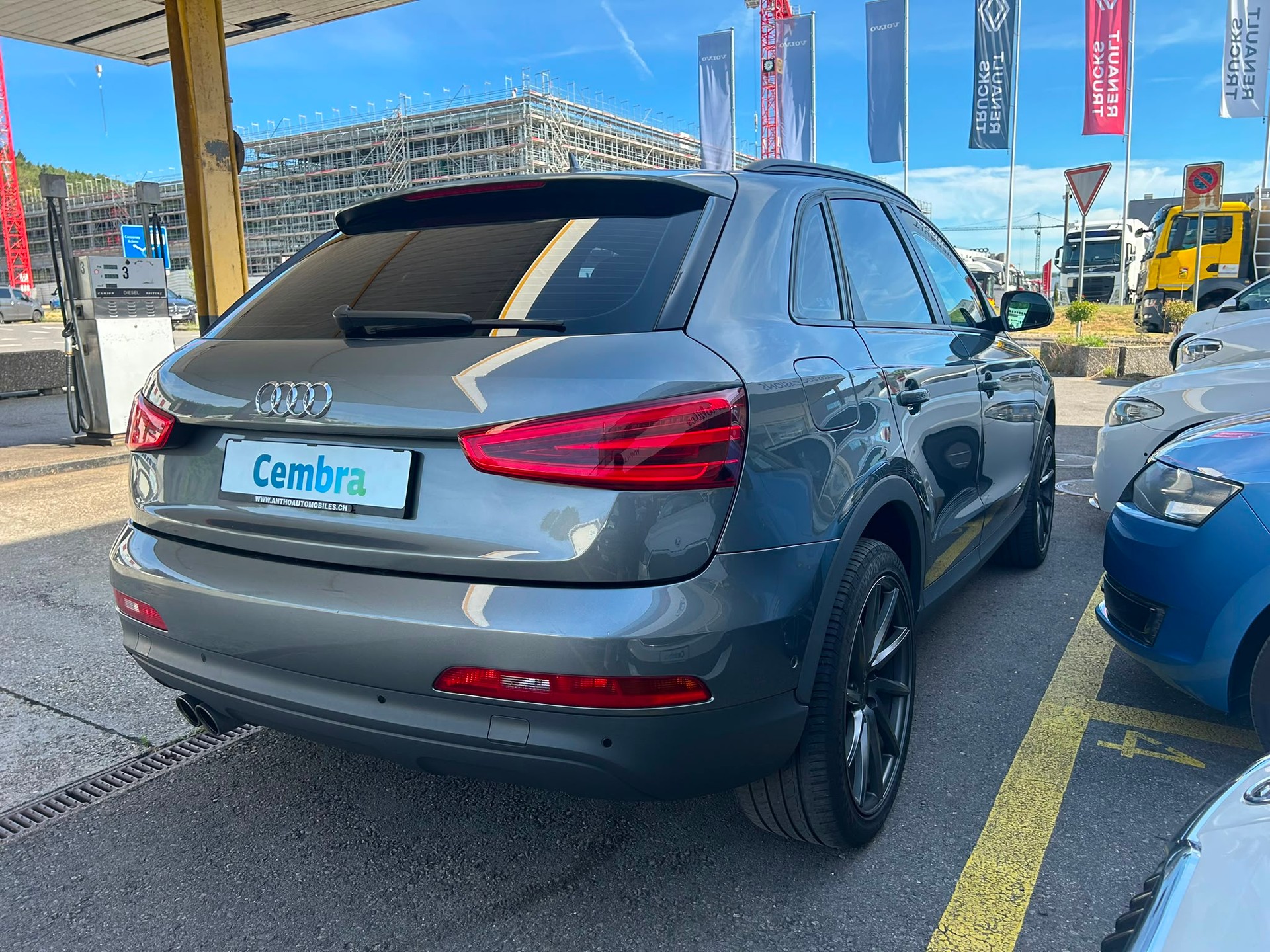 AUDI Q3 2.0 TDI quattro S-tronic-image-4