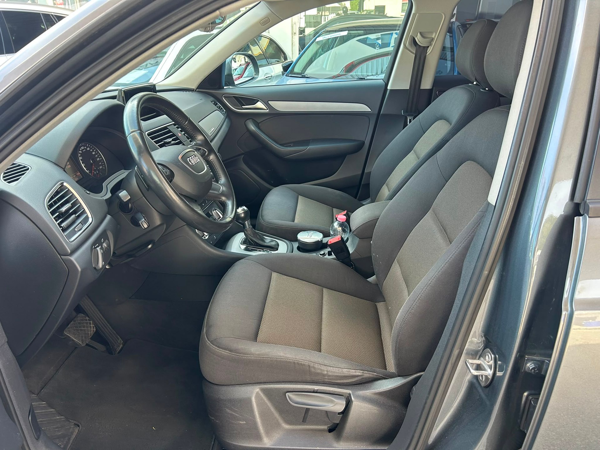 AUDI Q3 2.0 TDI quattro S-tronic-image-8