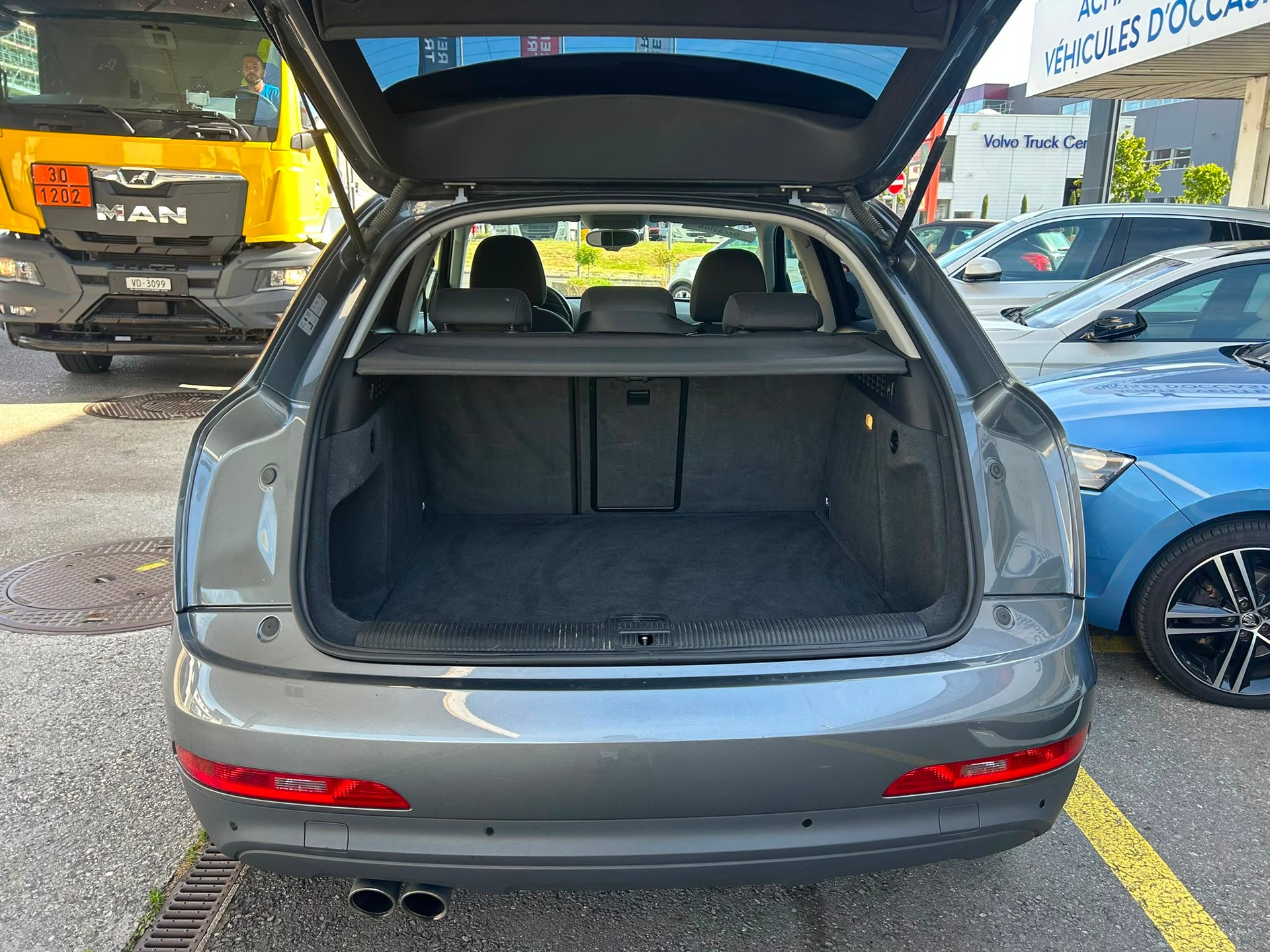 AUDI Q3 2.0 TDI quattro S-tronic-image-5