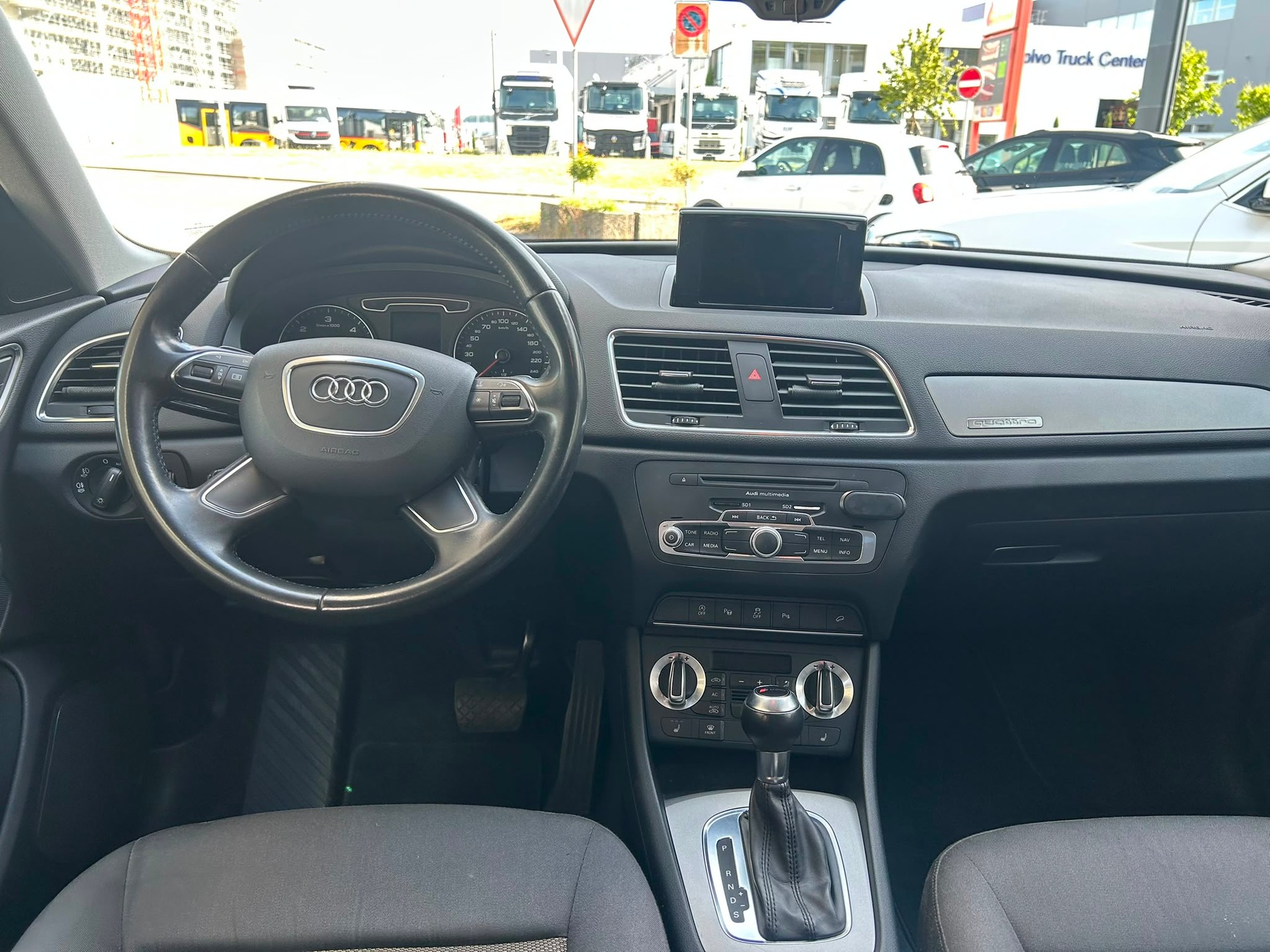 AUDI Q3 2.0 TDI quattro S-tronic-image-7