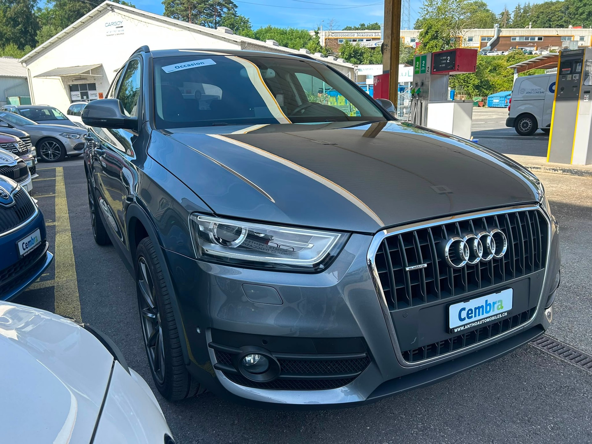 AUDI Q3 2.0 TDI quattro S-tronic-image-2