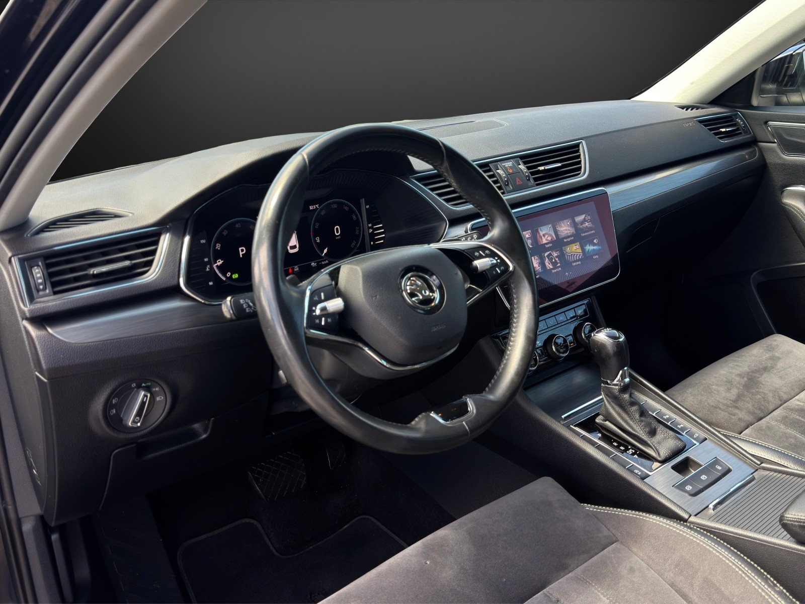 SKODA Superb Combi 2.0 TDi Style DSG mit 150 PS-image-7