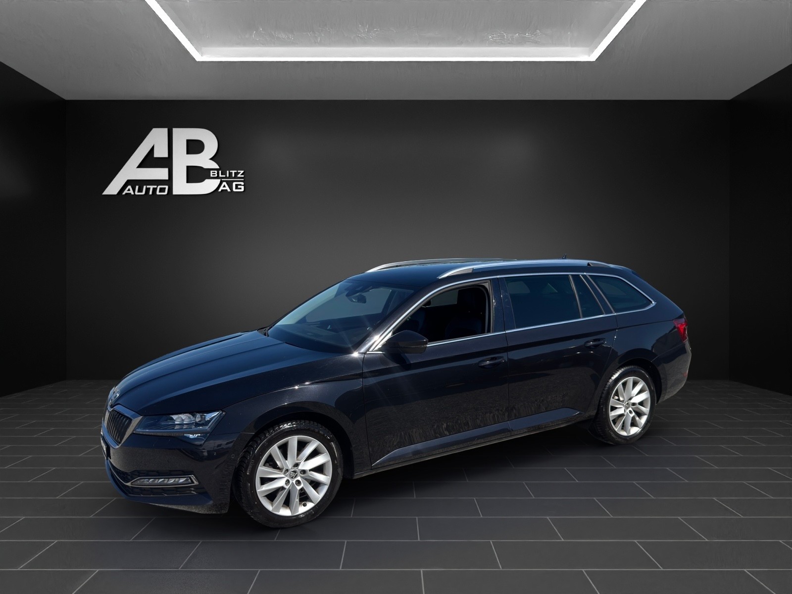 SKODA Superb Combi 2.0 TDi Style DSG mit 150 PS-image-1