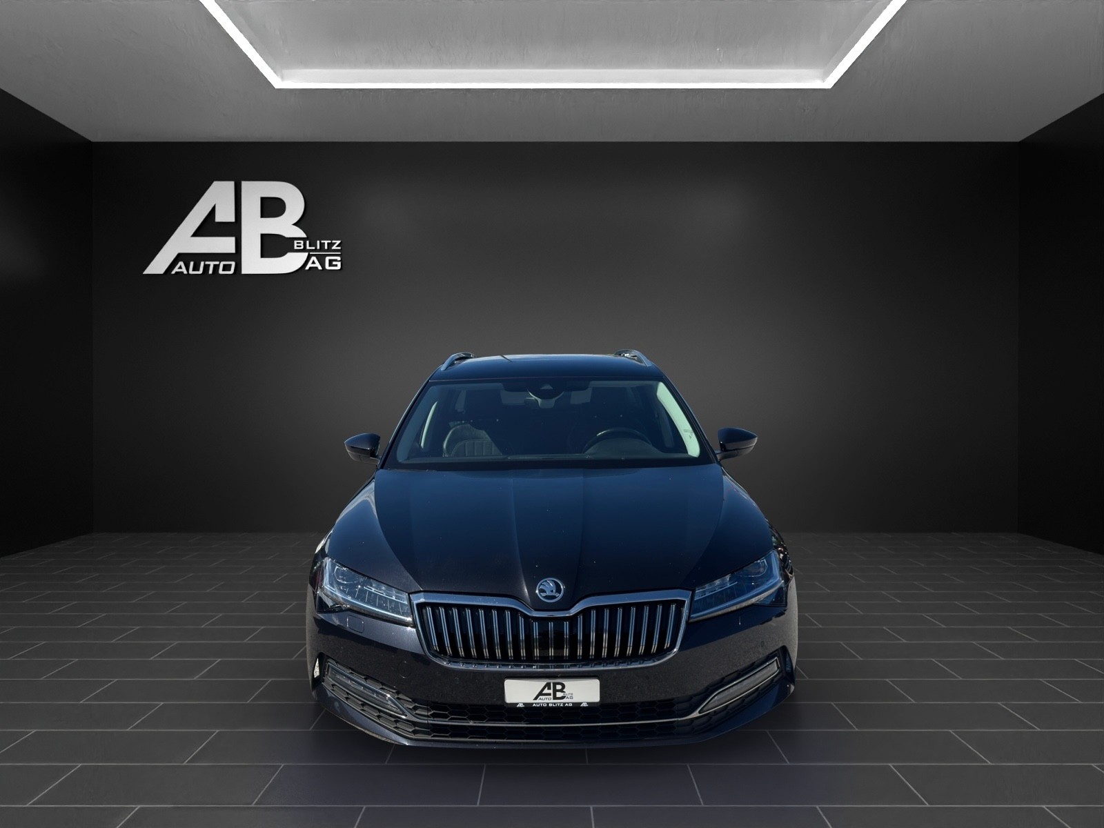 SKODA Superb Combi 2.0 TDi Style DSG mit 150 PS-image-0