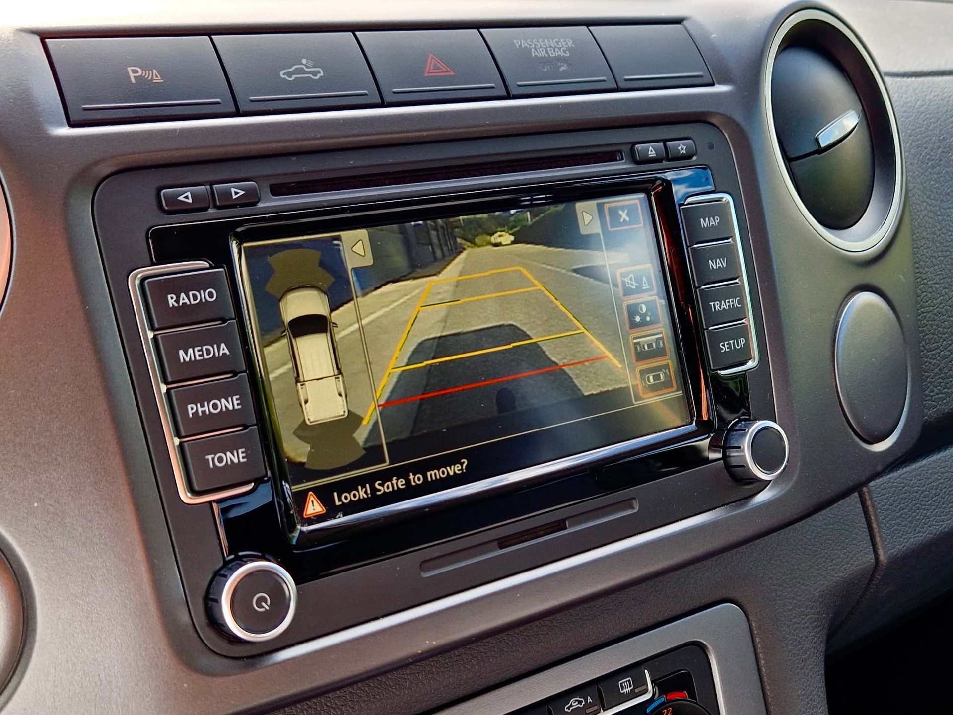 VW Amarok 2.0 BiTDI Highline 4Motion permanent A-image-12