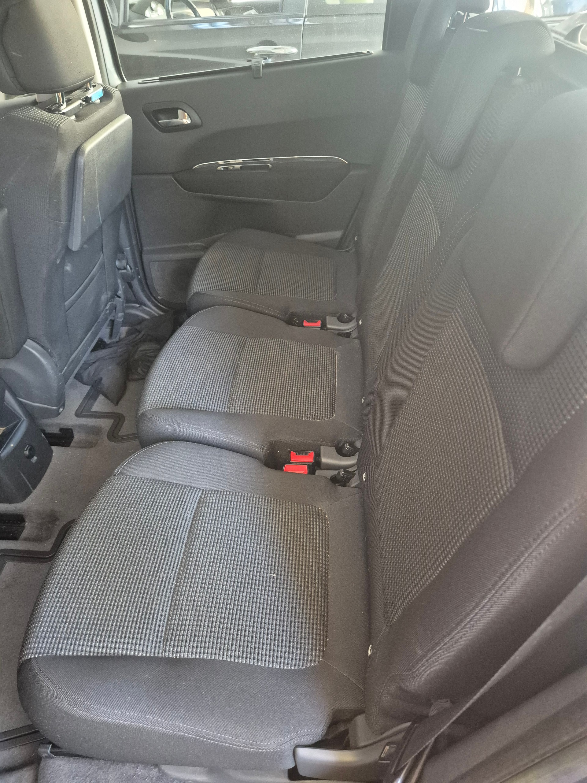 PEUGEOT 5008 1.6 16V T Sport-image-1