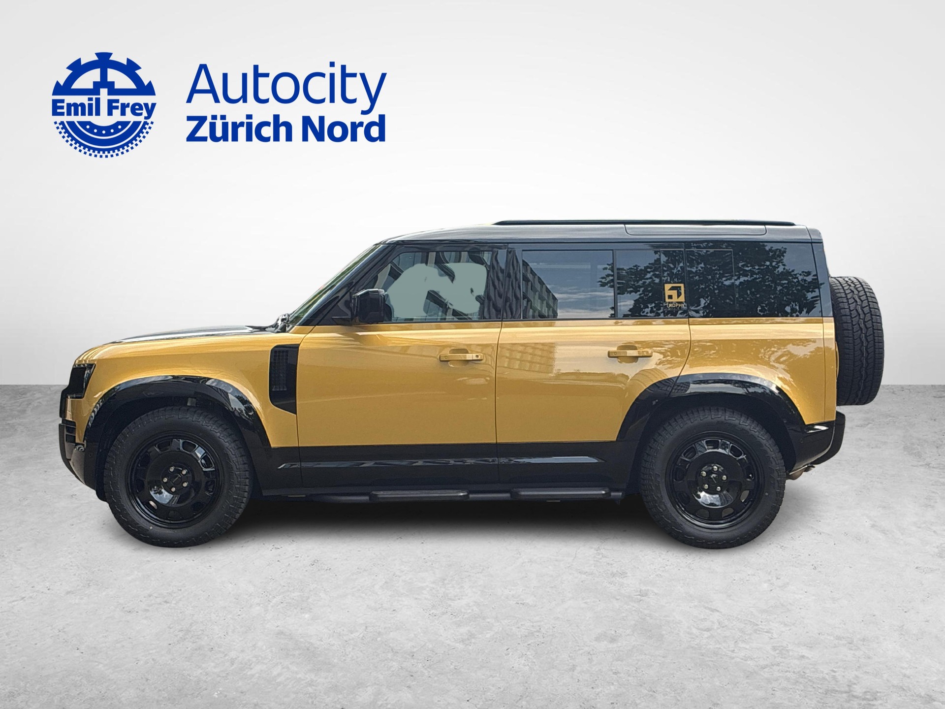 LAND ROVER Defender 110 3.0 D I6 350 Trophy Edition Yellow-image-1