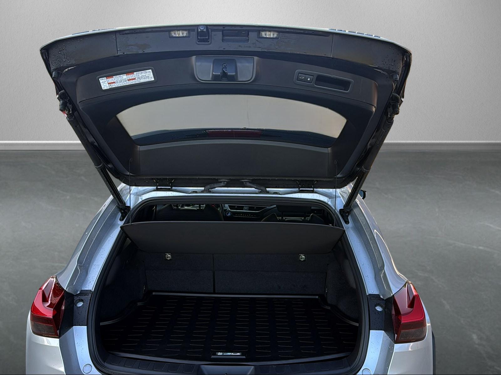 LEXUS UX 250h Comfort-image-6