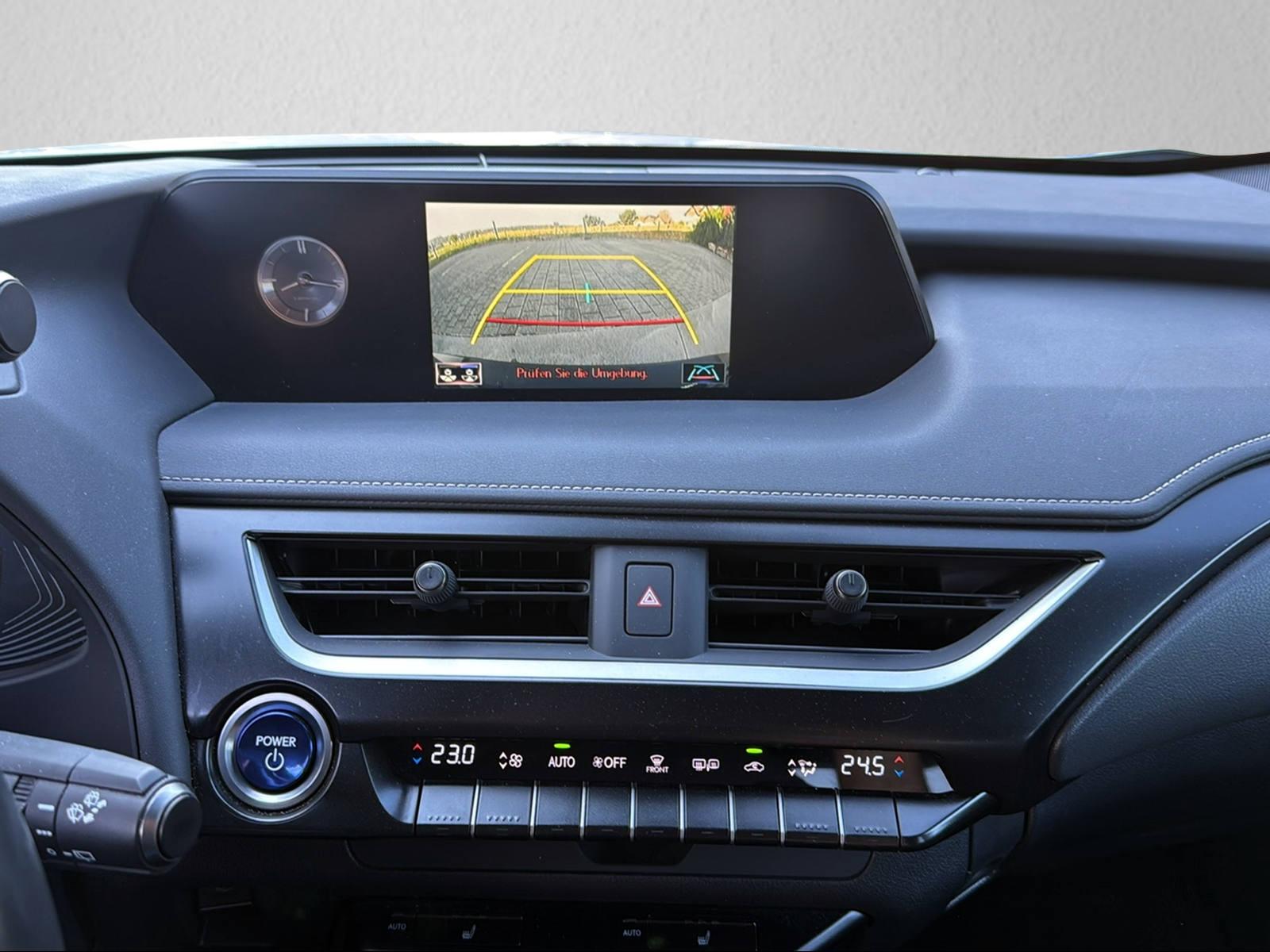 LEXUS UX 250h Comfort-image-10