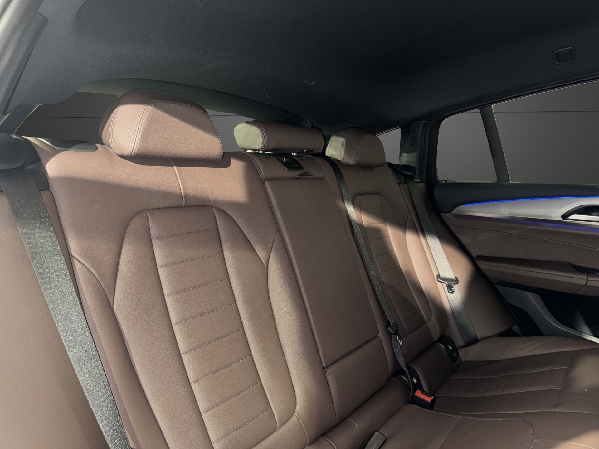 BMW X4 20d xDrive-image-15