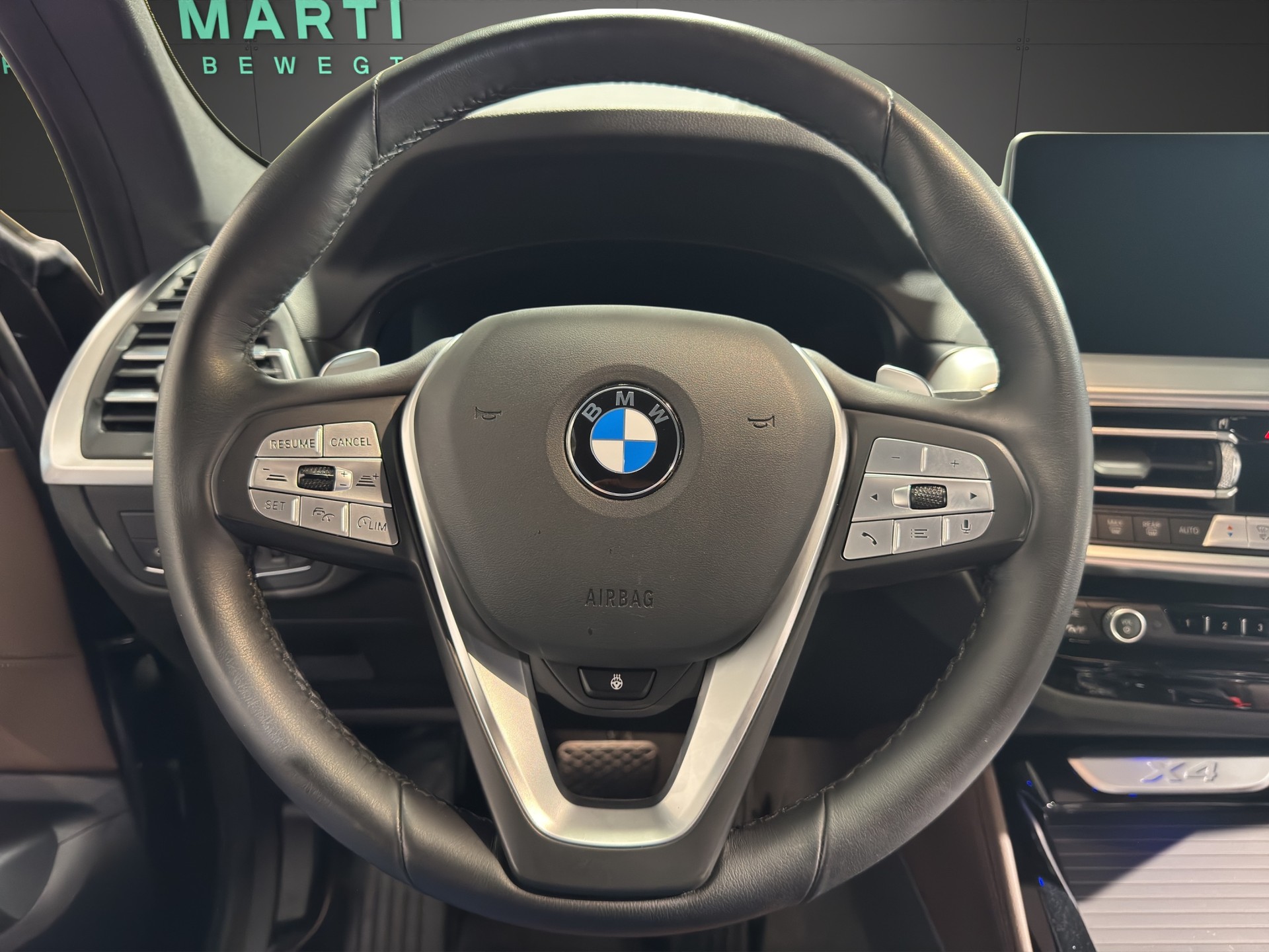 BMW X4 20d xDrive-image-12
