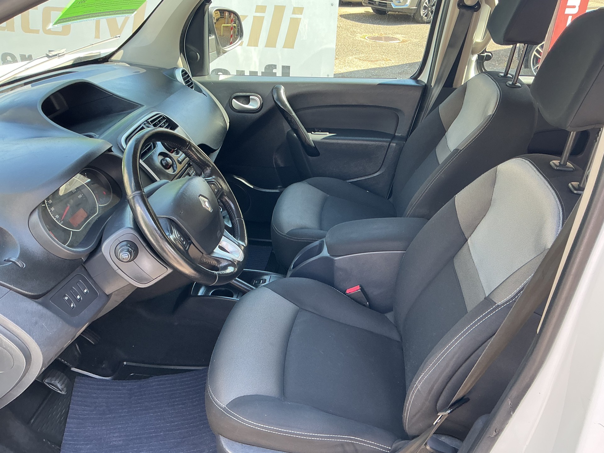RENAULT Kangoo 1.5 dCi Zen+-image-6