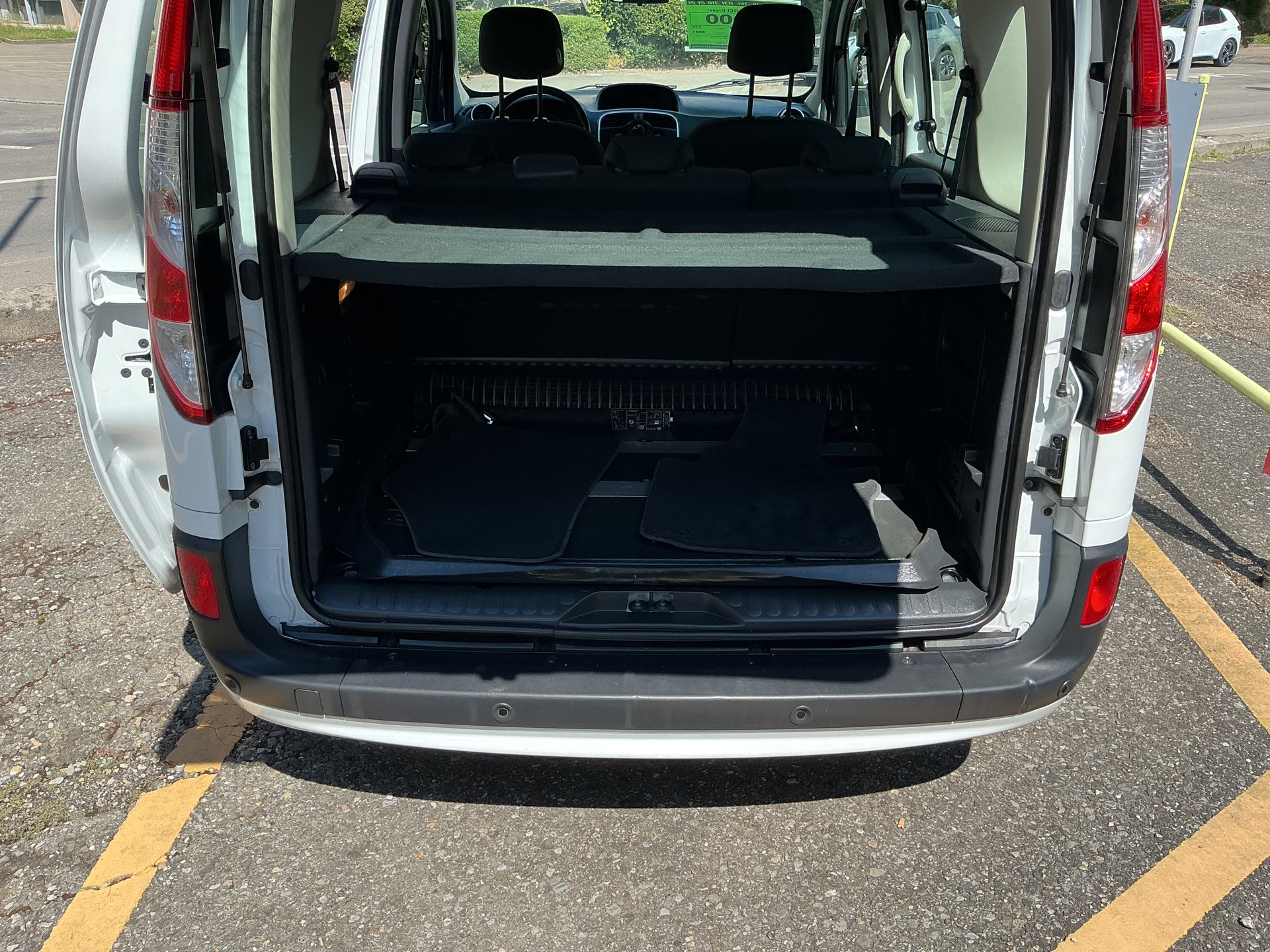 RENAULT Kangoo 1.5 dCi Zen+-image-9