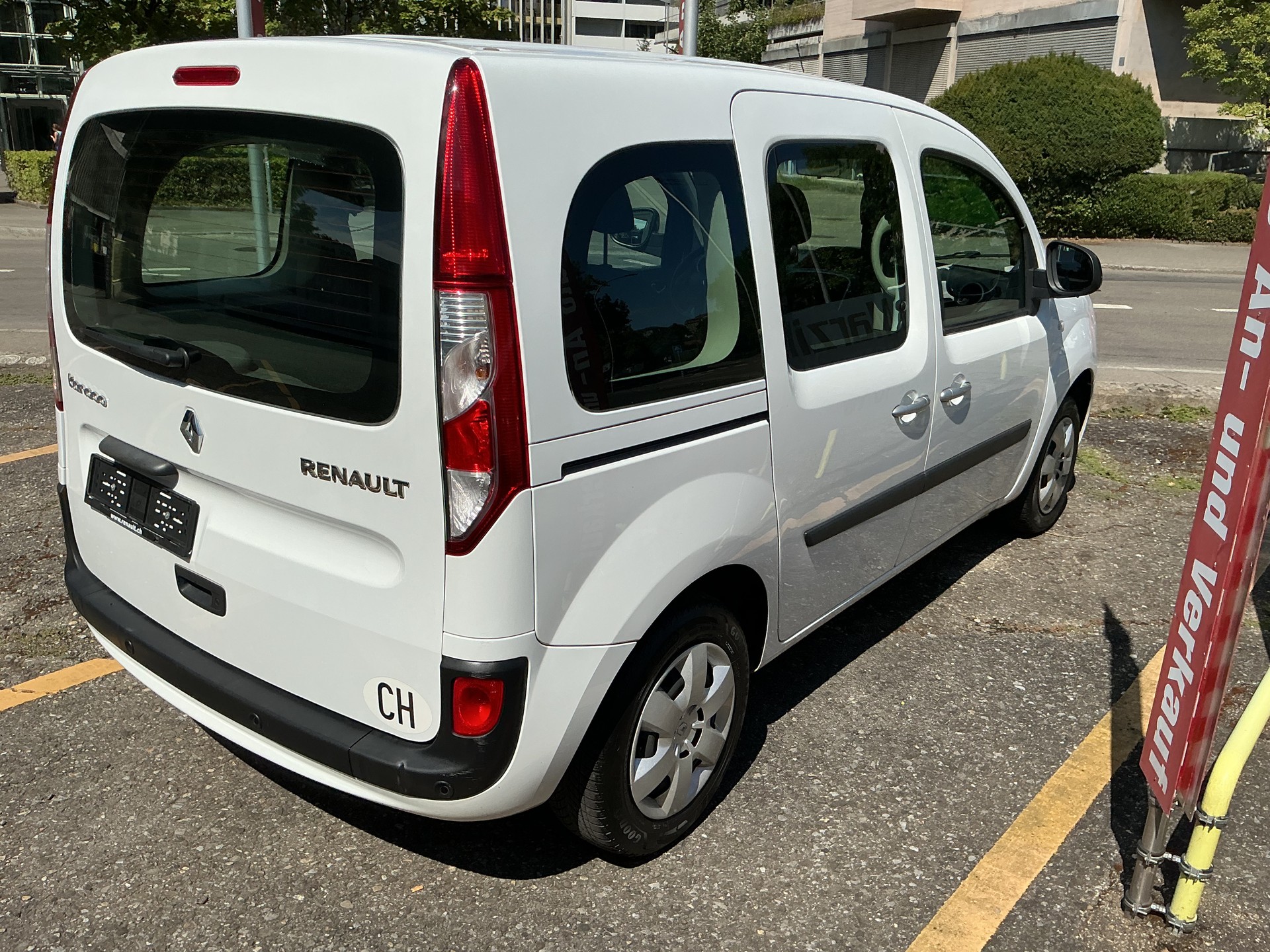 RENAULT Kangoo 1.5 dCi Zen+-image-4