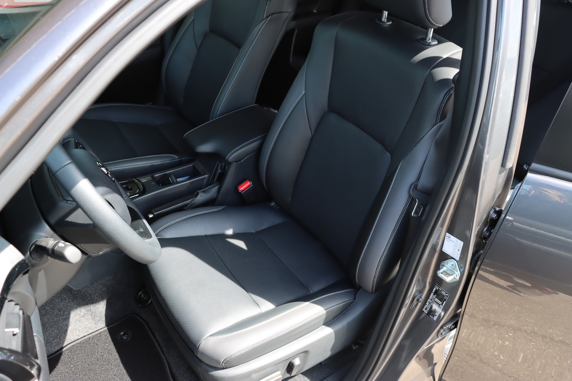 TOYOTA Hilux 2.8D-4D Invincible Double Cab 4x4 A-image-13