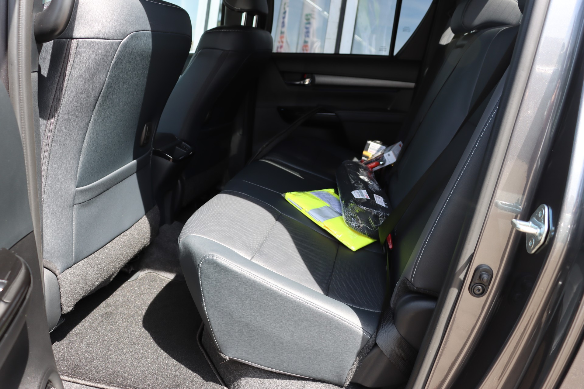TOYOTA Hilux 2.8D-4D Invincible Double Cab 4x4 A-image-24