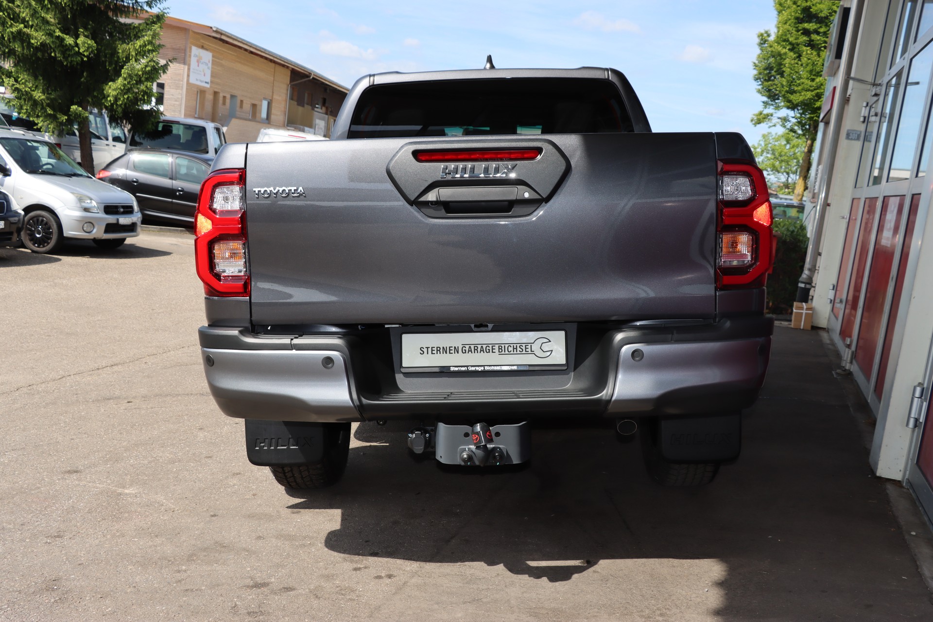 TOYOTA Hilux 2.8D-4D Invincible Double Cab 4x4 A-image-8