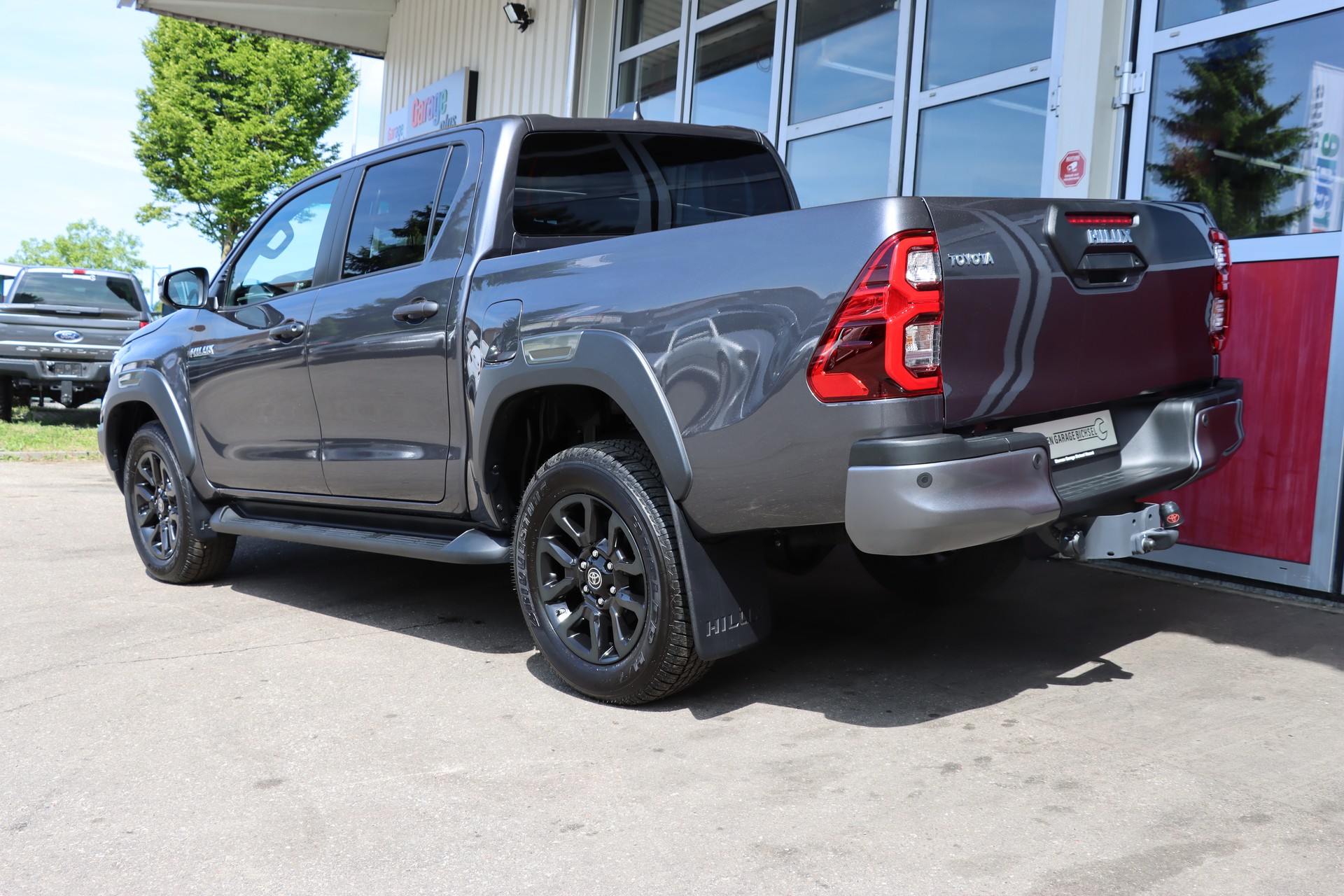 TOYOTA Hilux 2.8D-4D Invincible Double Cab 4x4 A-image-6