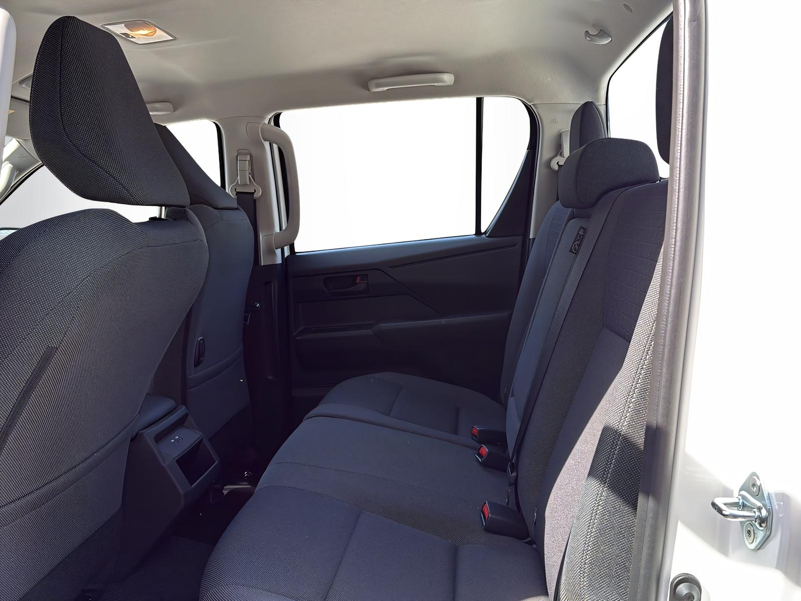 TOYOTA Hilux Double Cab.-Pick-up 59KWh Comfort-image-10