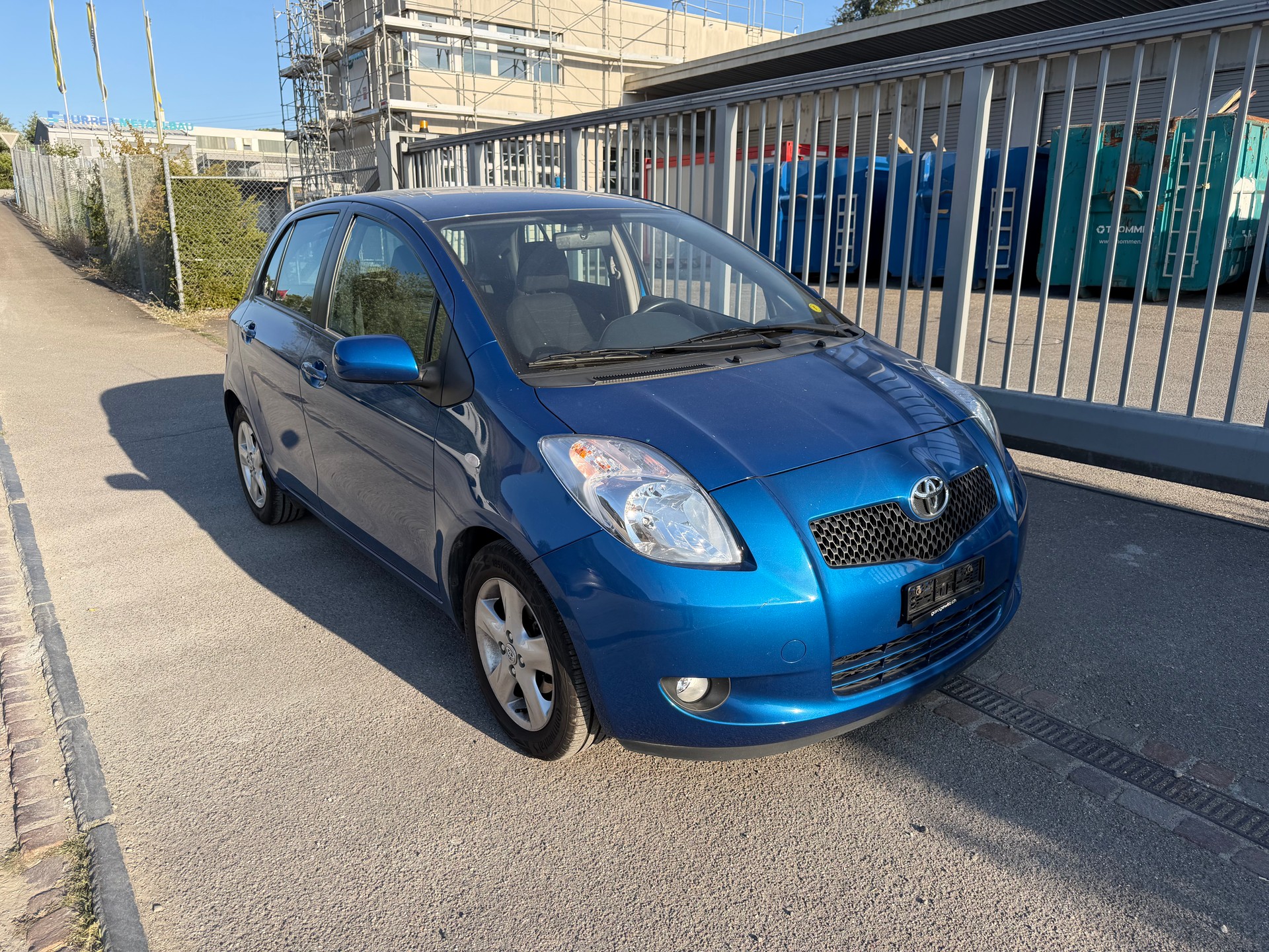 TOYOTA Yaris 1.3 Linea Sol-image-3