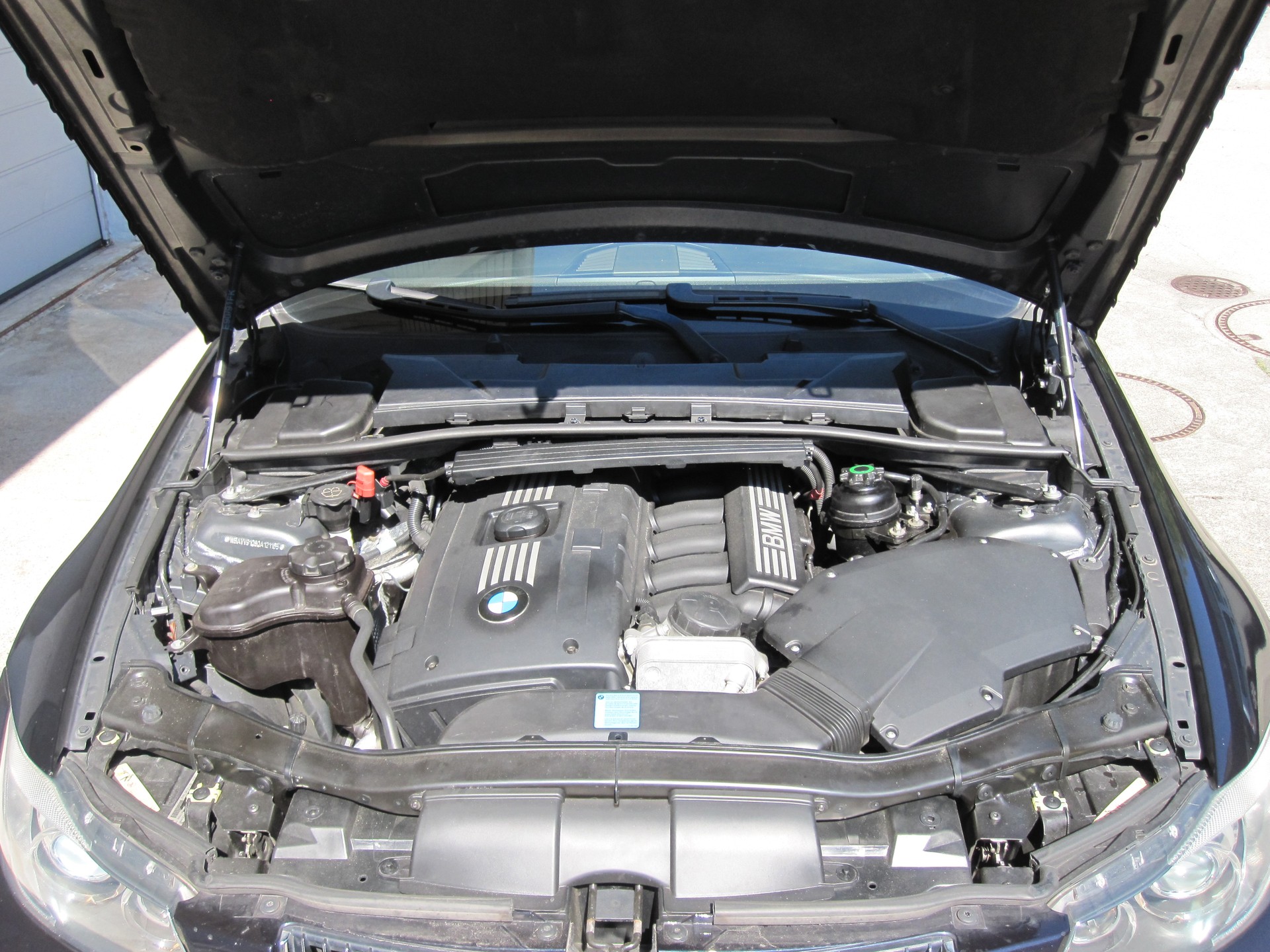BMW 330-image-10