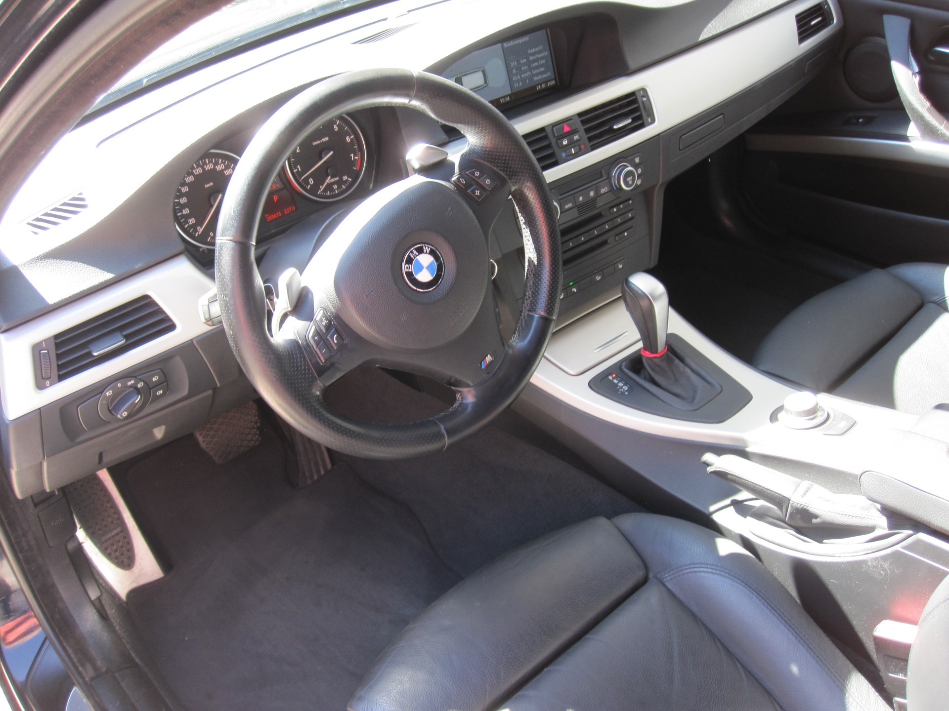 BMW 330-image-3