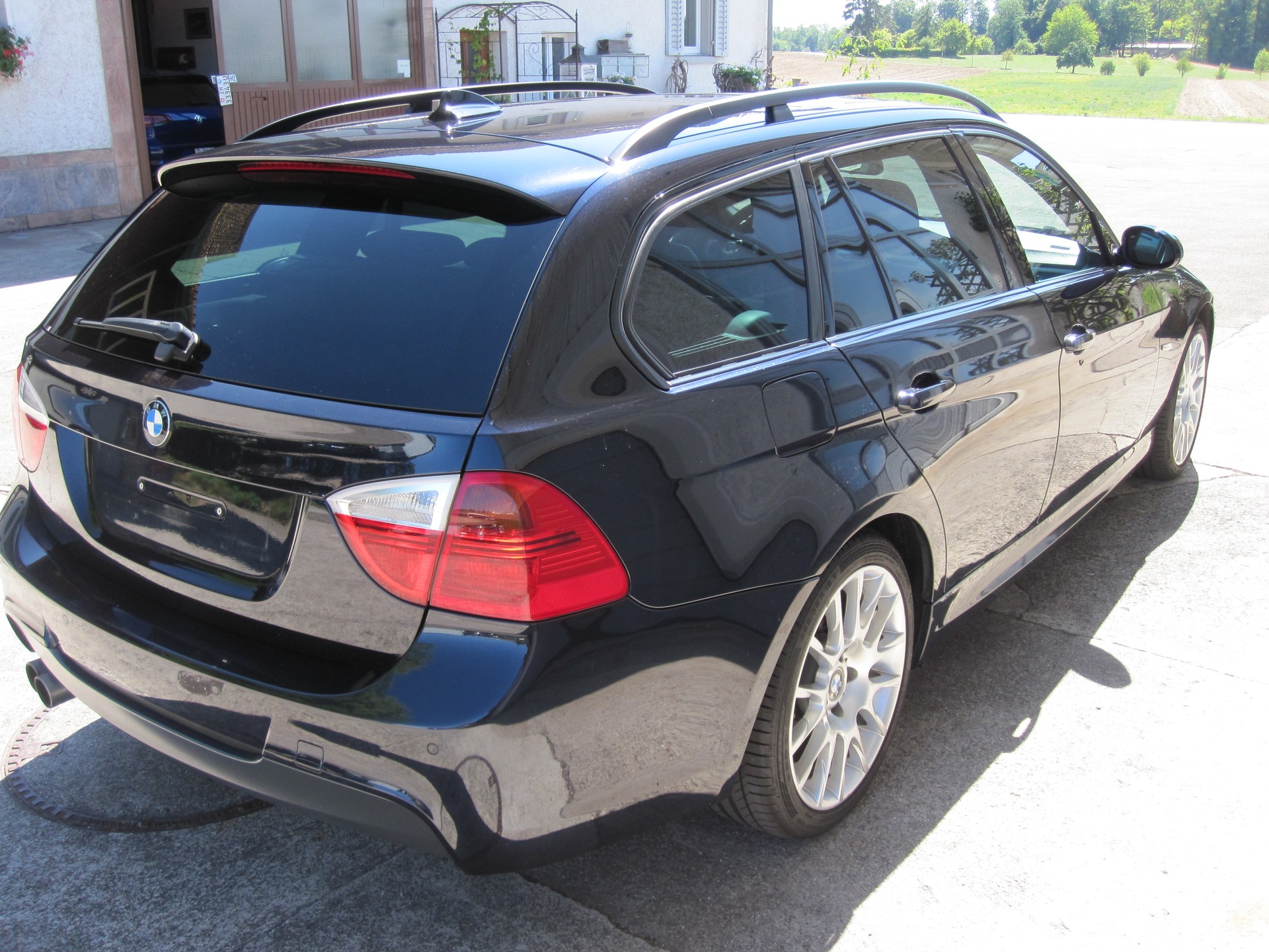 BMW 330-image-2