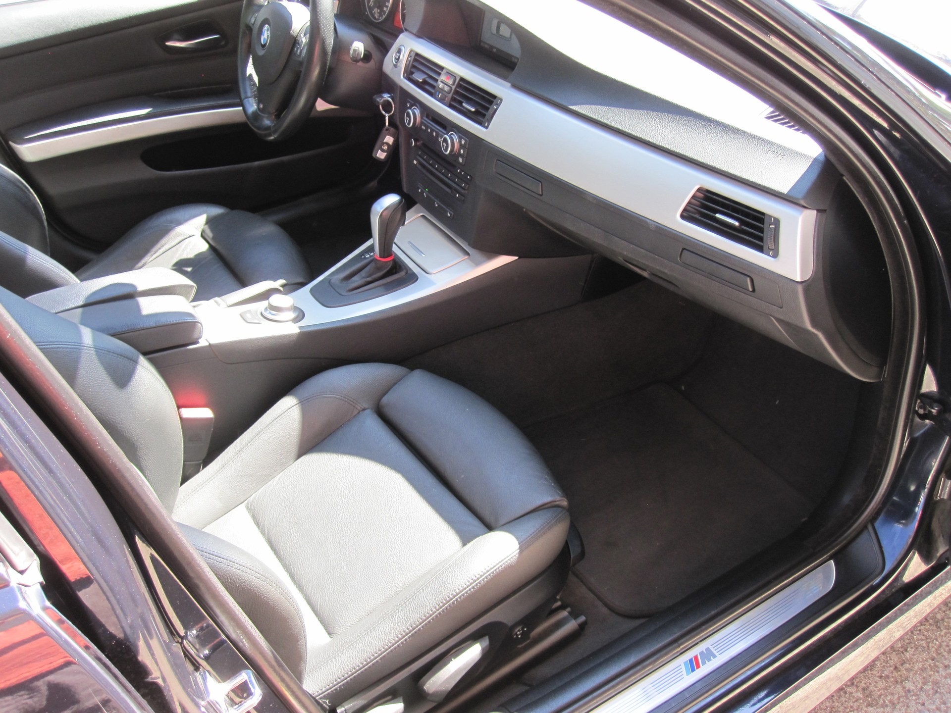 BMW 330-image-9