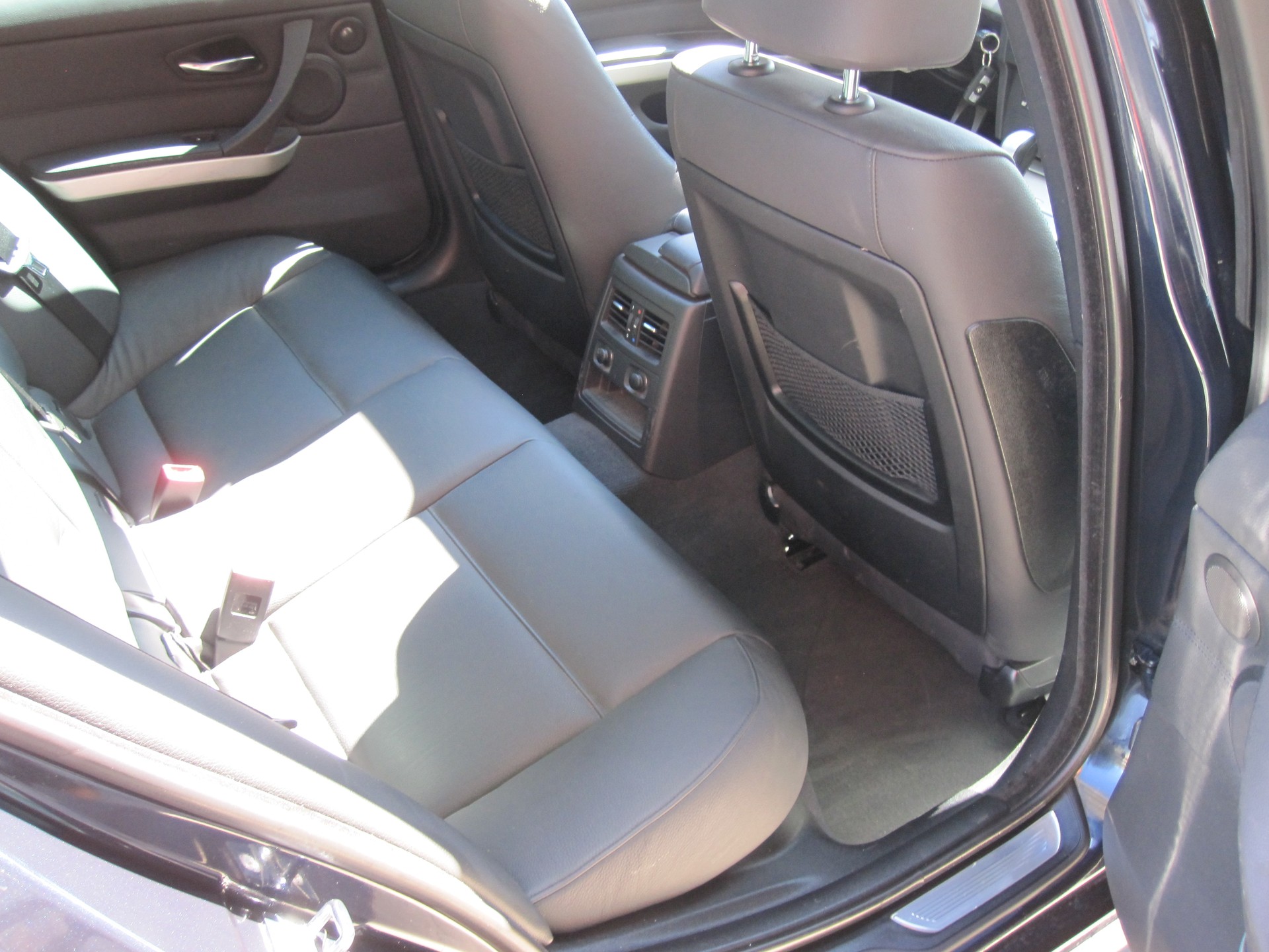 BMW 330-image-8