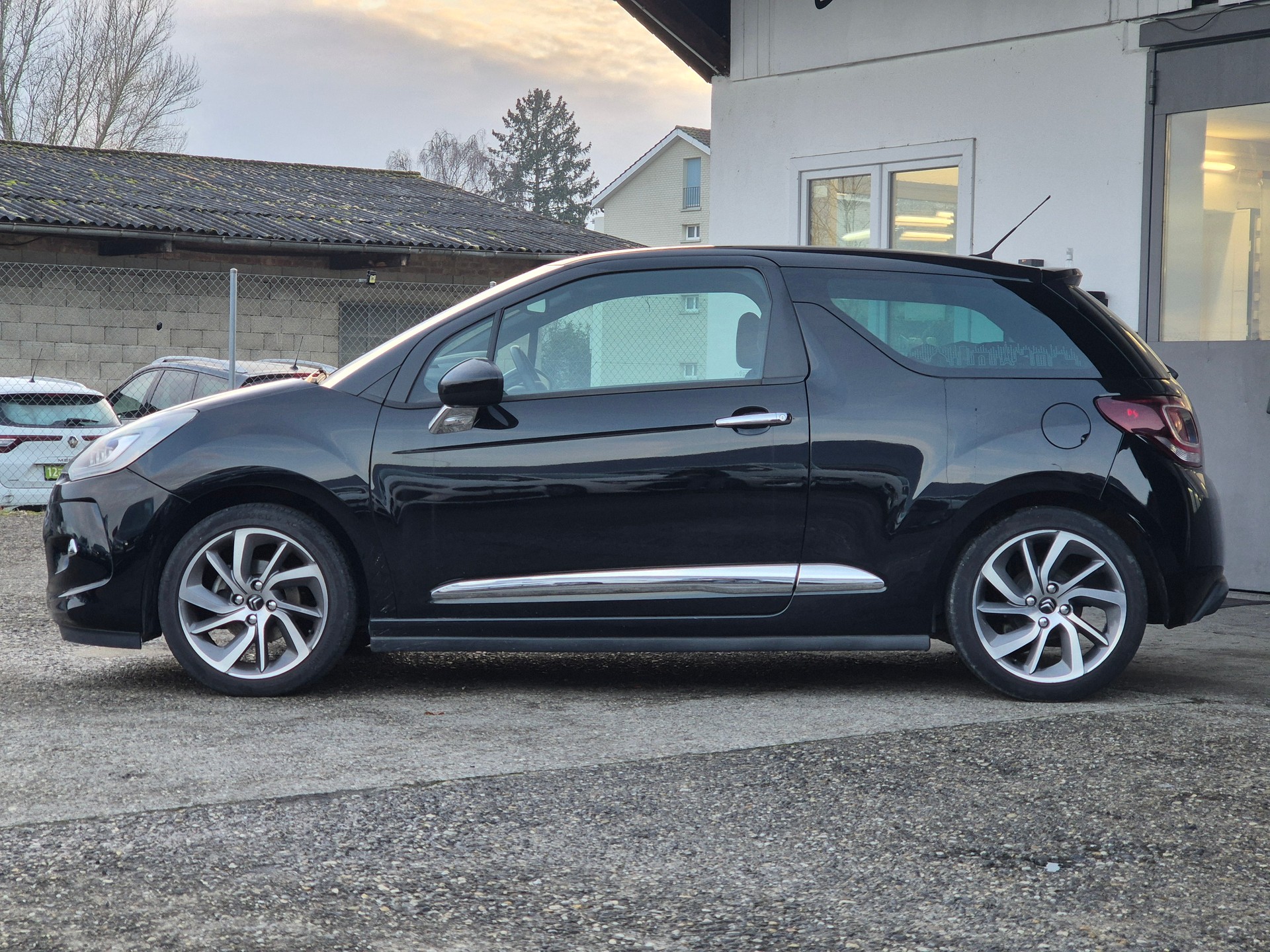 DS AUTOMOBILES DS3 1.2 VTi SO Irresistent-image-8