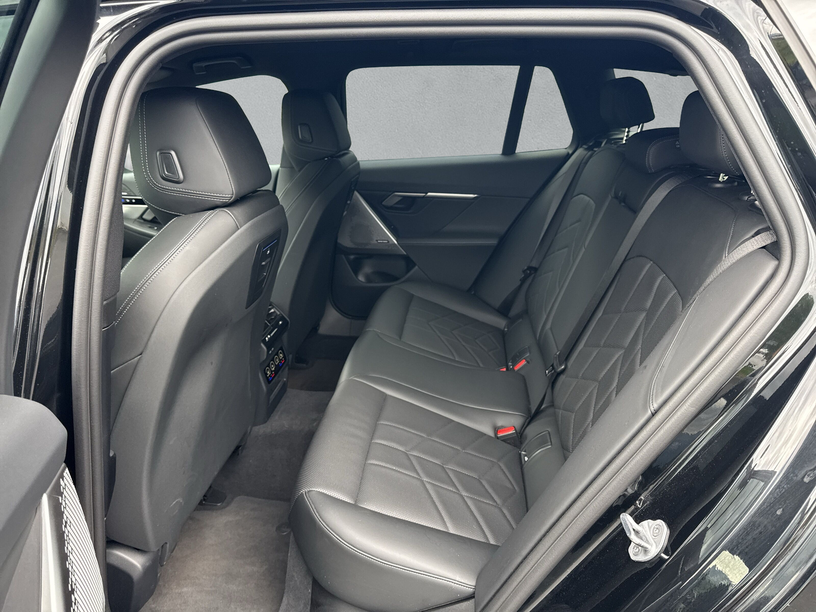BMW 520d M Sport Touring xDrive G61 (CH) ** Action de leasing à 1.9% **-image-11