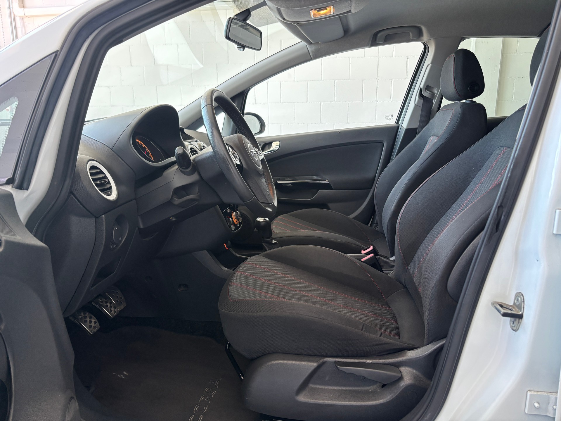 OPEL Corsa 1.4 TP Enjoy-image-9