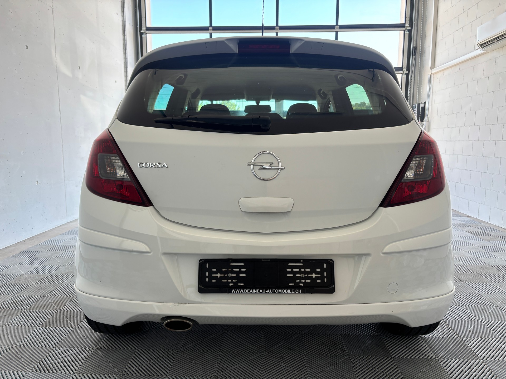 OPEL Corsa 1.4 TP Enjoy-image-4