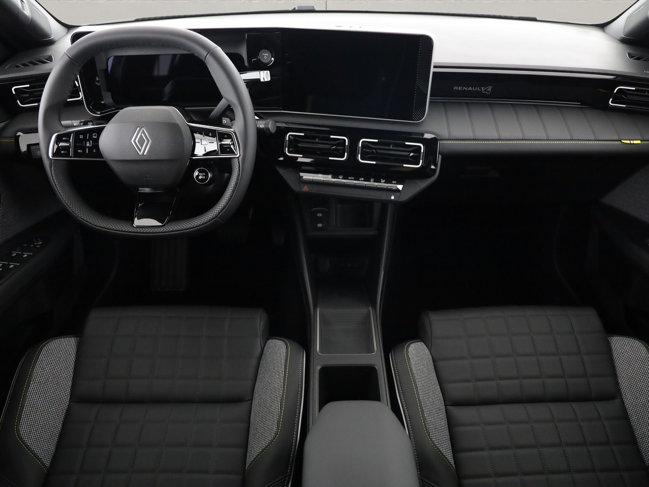 RENAULT R4 E-Tech Comfort Range iconic-image-4