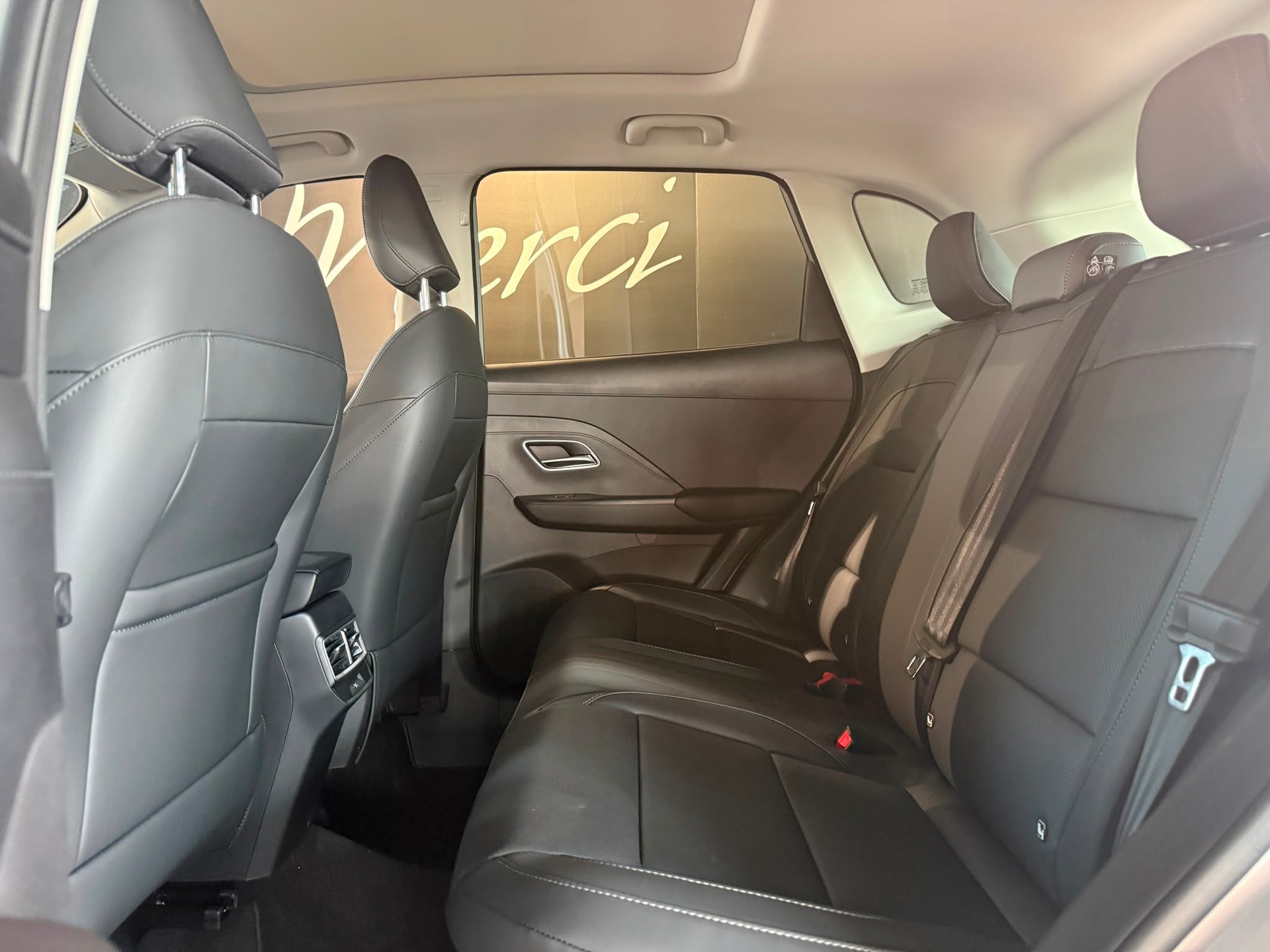 MG ZS 1.5 HEV Luxury-image-9