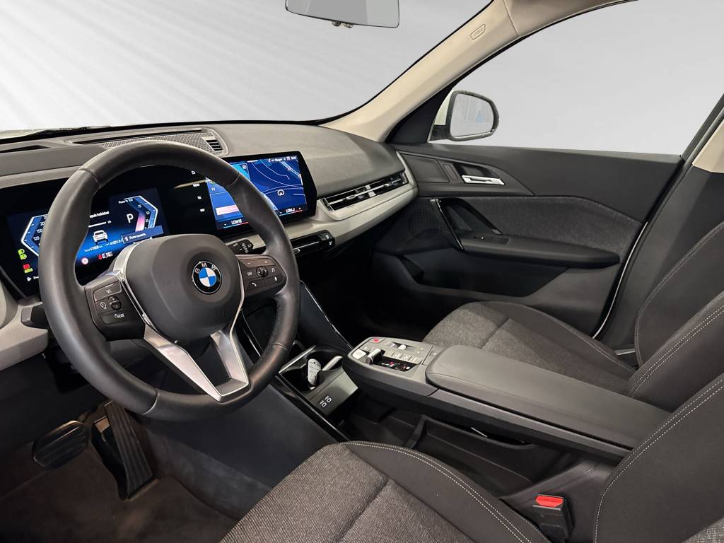 BMW X1 xDrive 23i 48V-image-4
